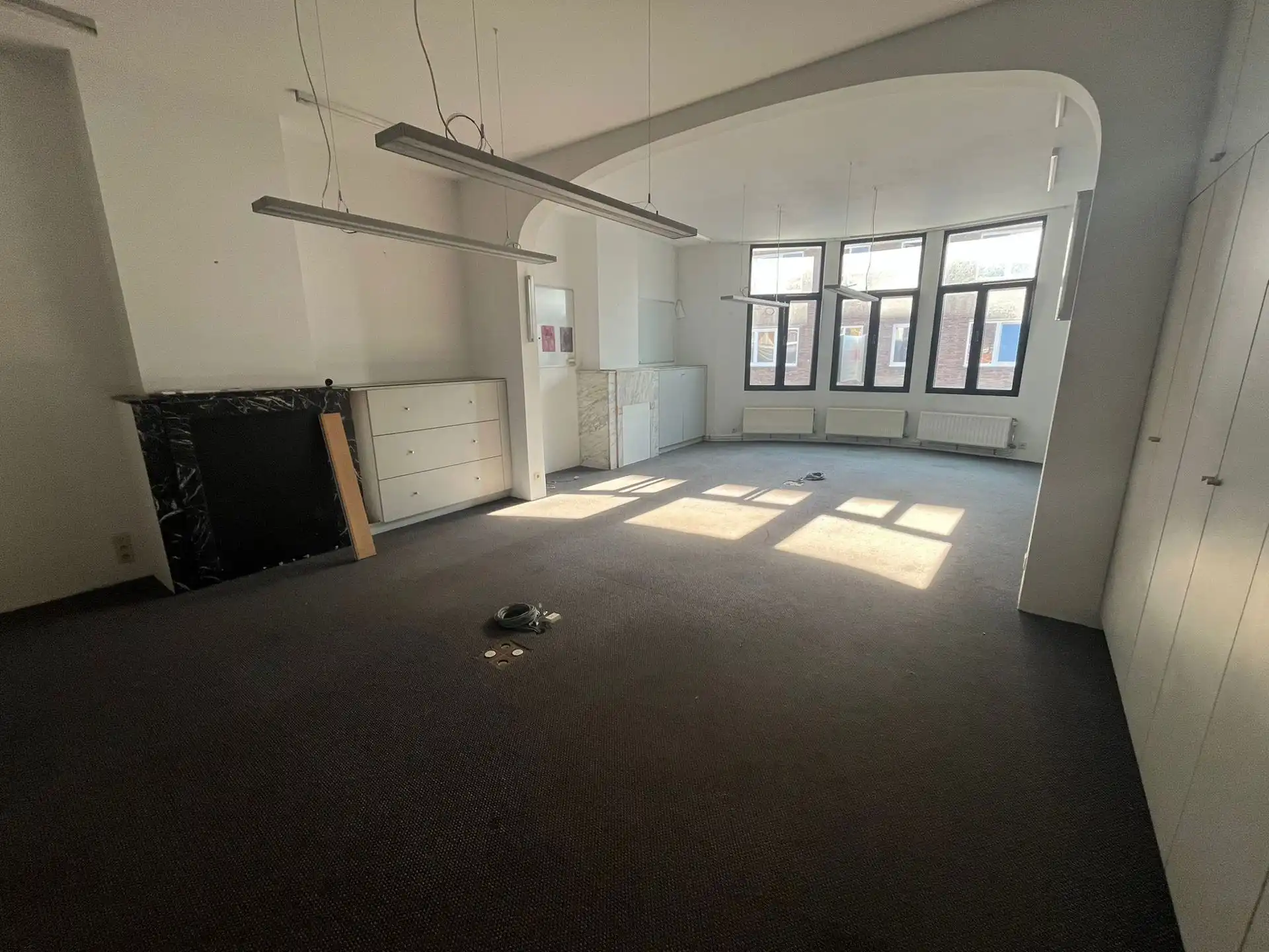 Kantoorgebouw te koop in Merksem foto 5