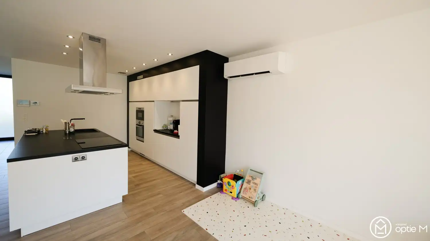 Stijlvol wonen in Hasselt: gezellige woning met 3 slaapkamers, tuin, garage en kelder te huur - ideale uitvalsbasis voor stedelijk leven in je eigen bubbel foto 6