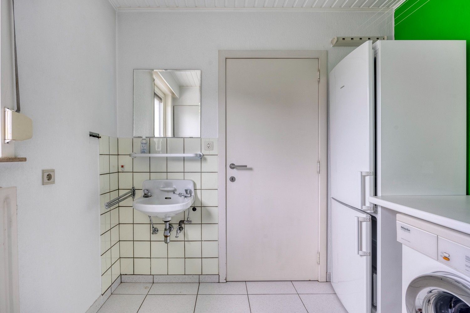 Klassiek landhuis met 4 slaapkamers, bureel en ondergrondse garage op prachtig perceel van 1000 m² nabij Lommel-centrum foto 28