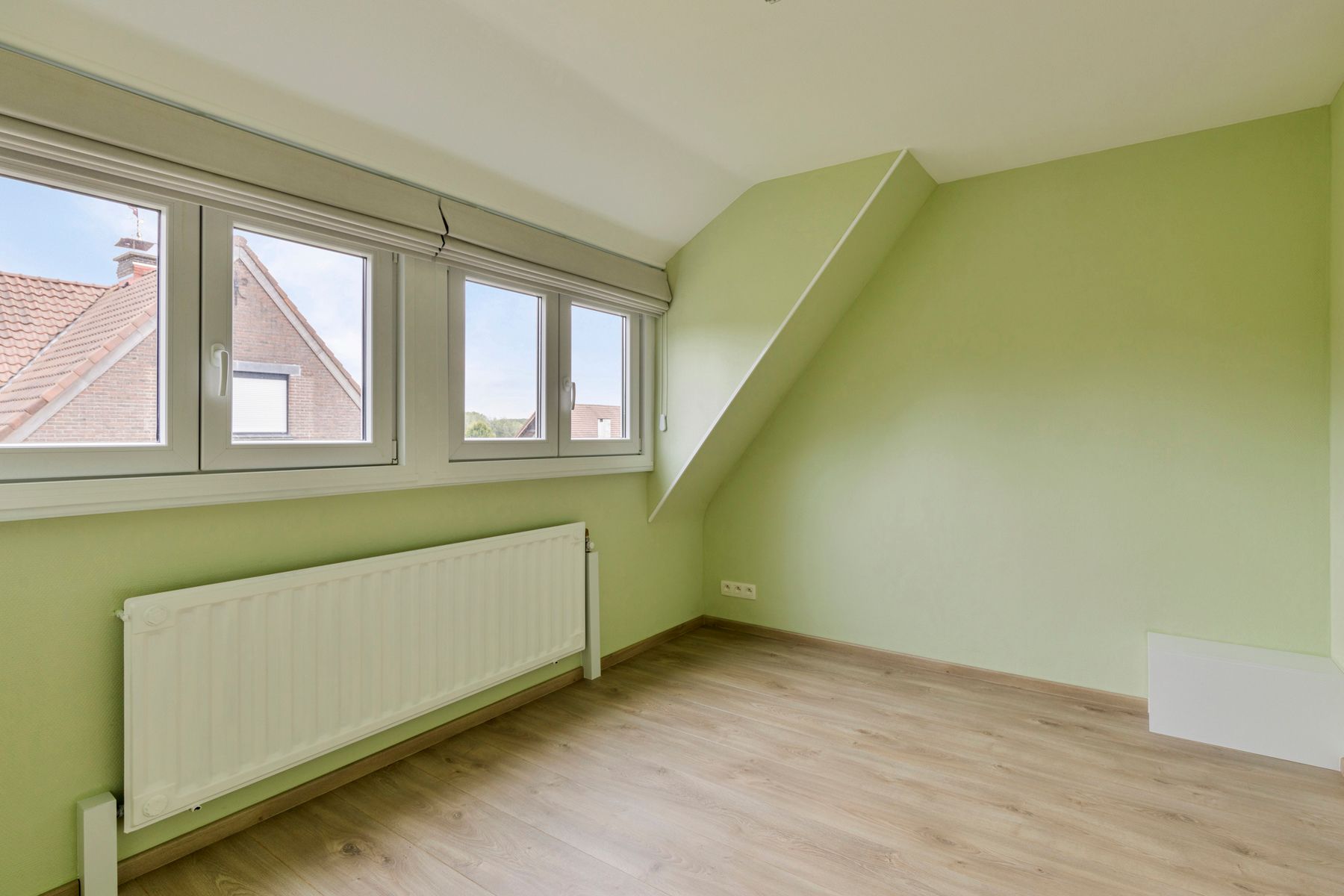 Mooie 4 gevel woning te koop! foto 20