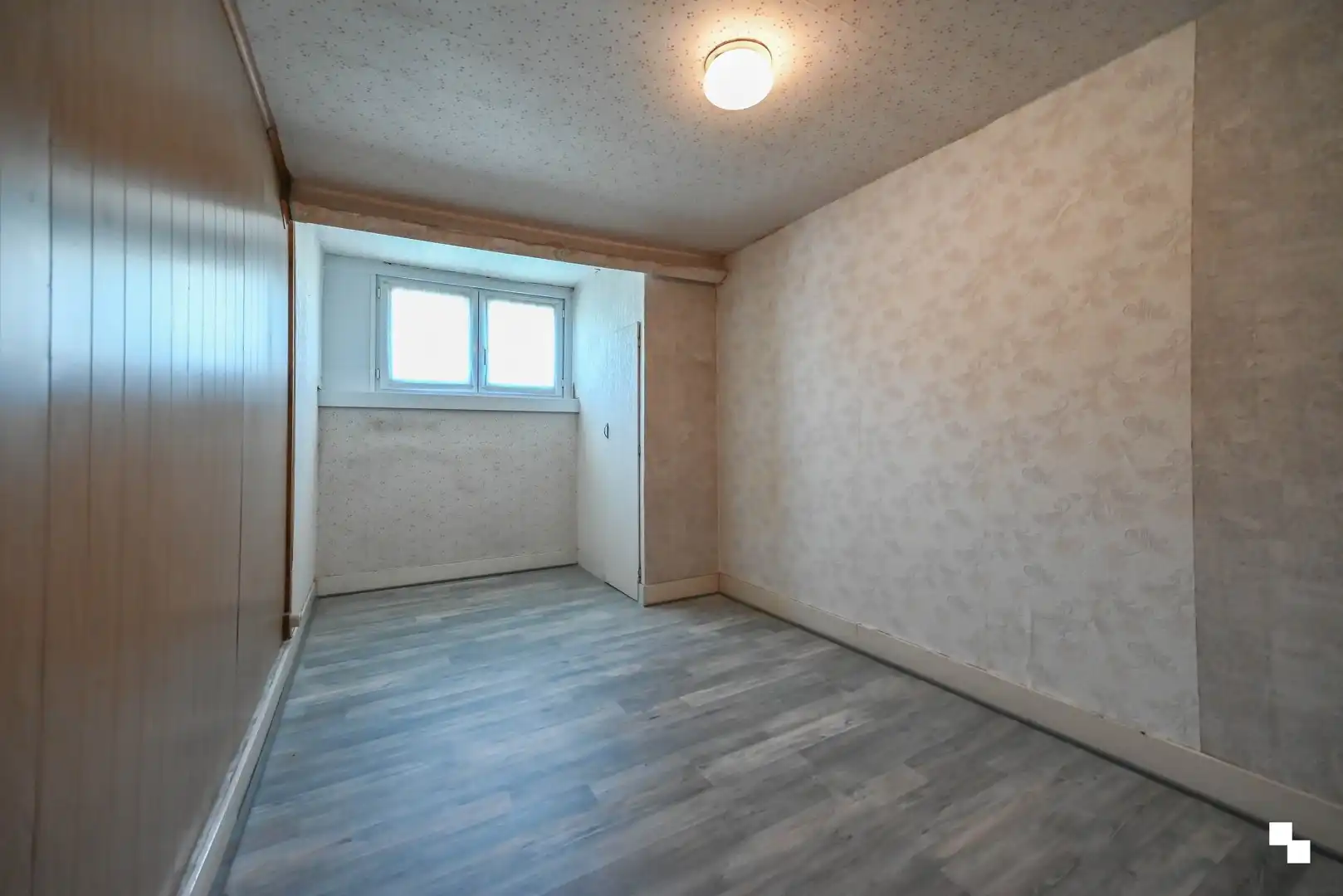 Centraal gelegen ééngezinswoning met vier slaapkamers te Izegem foto 18