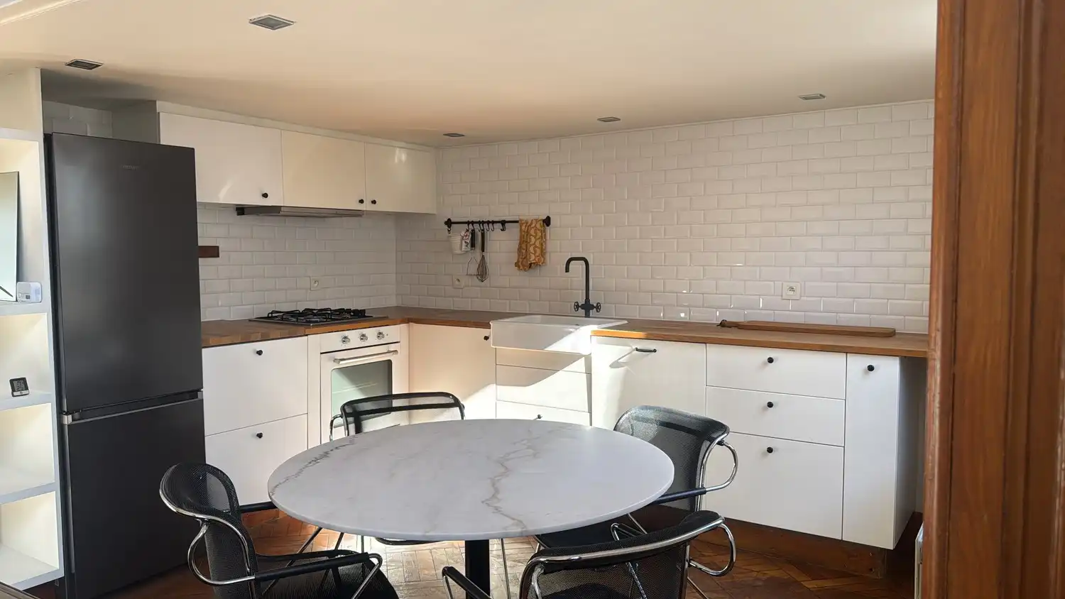 Uniek en gemeubeld 1-slaapkamerappartement op toplocatie bij de Meir foto 4