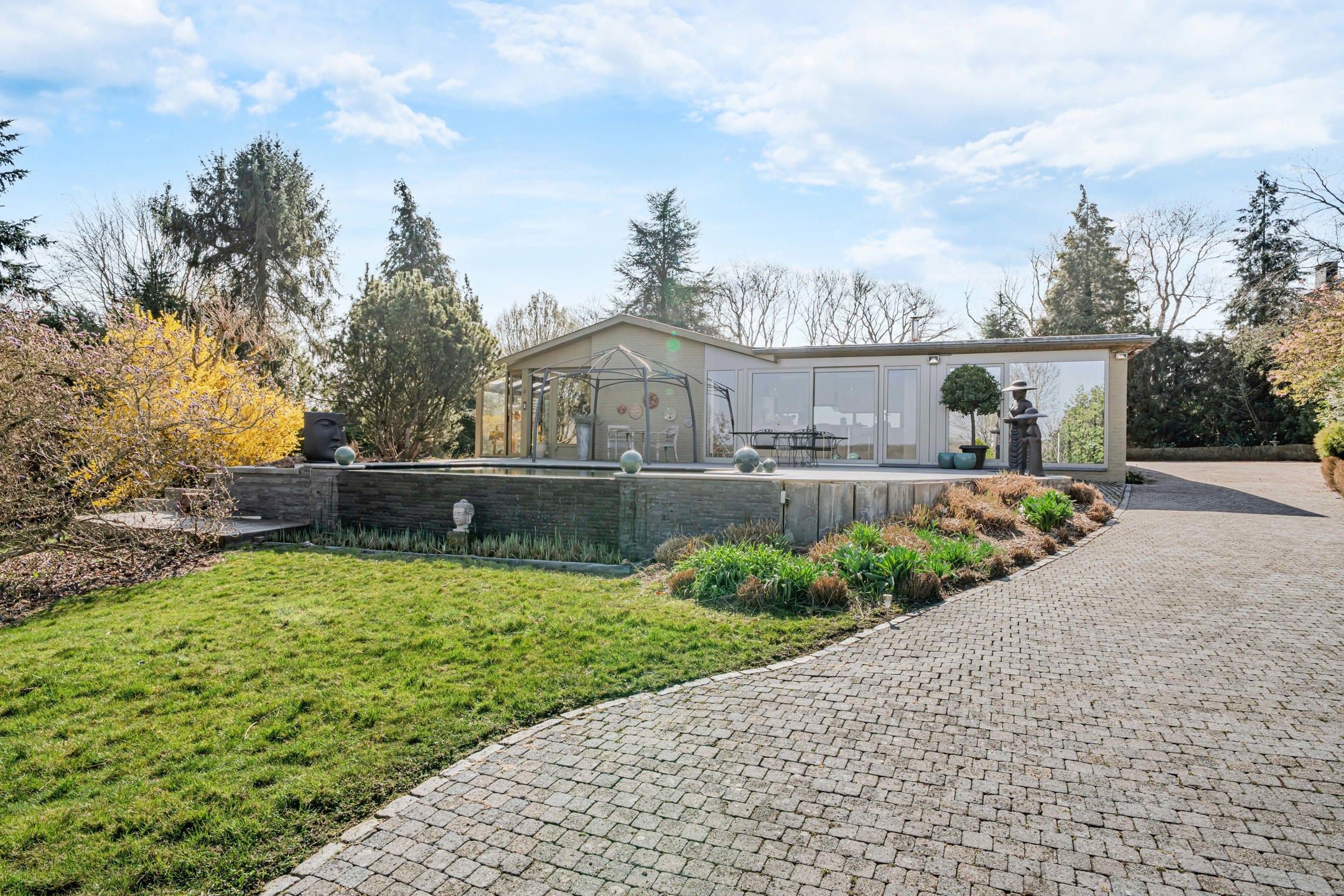 Hoofdfoto van de publicatie: Bungalow te koop