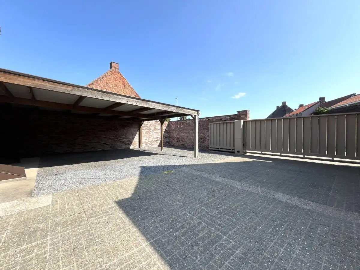 Langemark-Poelkapelle – Ruime hoekwoning met praktijkruimte en 3 garages foto 27
