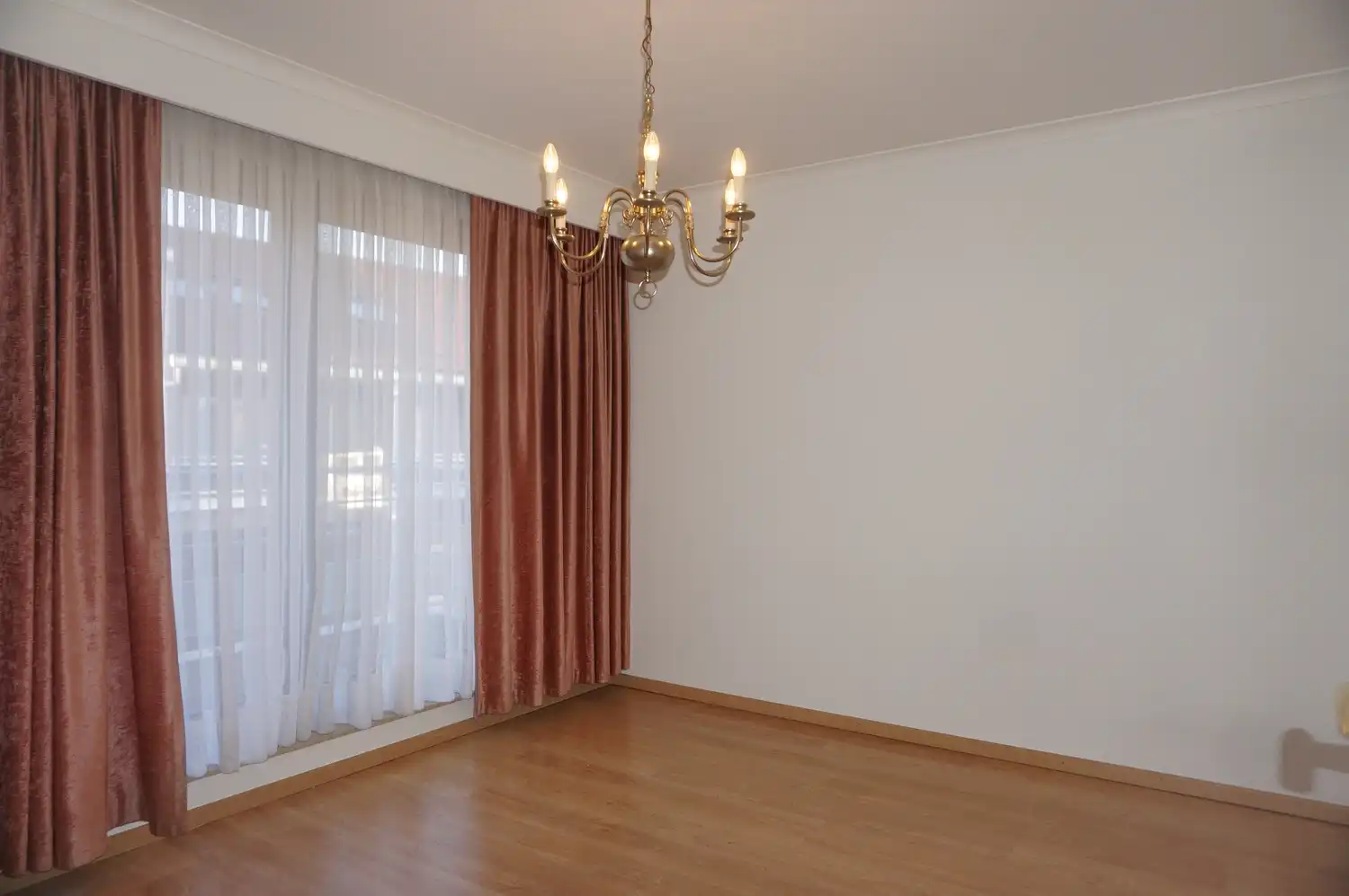 Instapklaar appartement met 2 slaapkamers, terras en dubbele ondergrondse garage – Solferinostraat 4, Paal foto 10