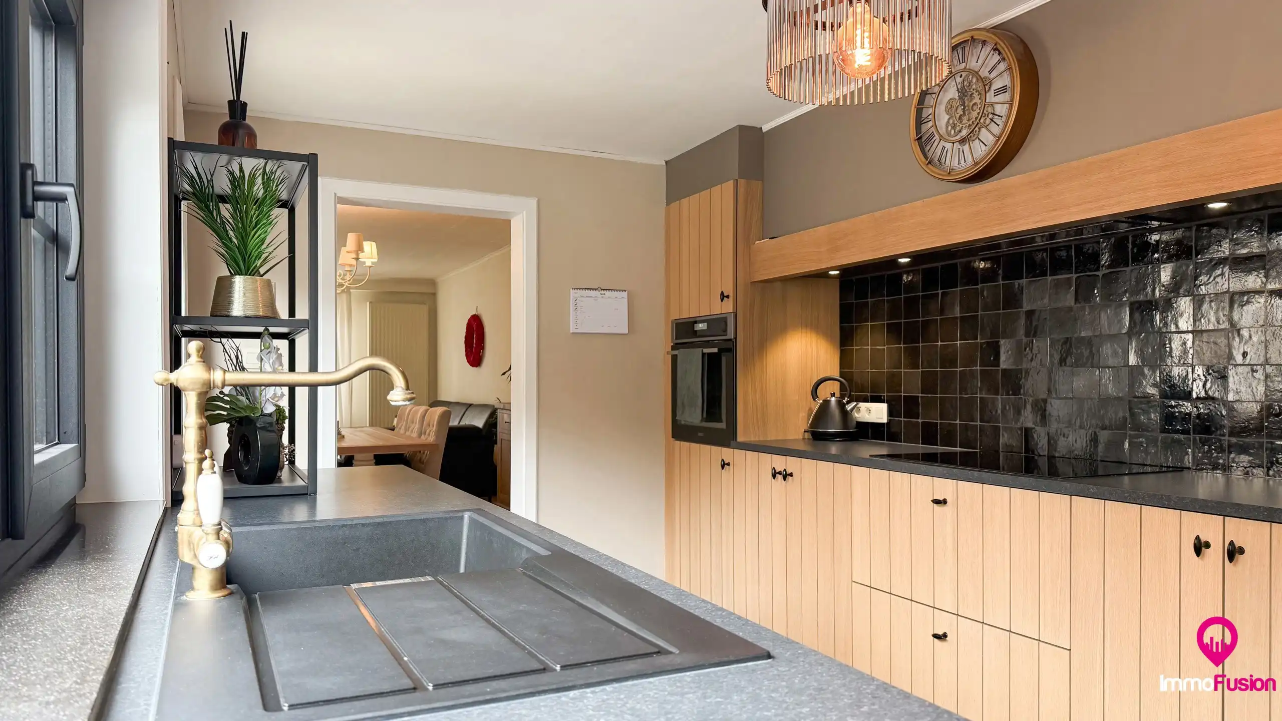 Zeer ruim wonen met 5 slpks en rustig gelegen! foto 14