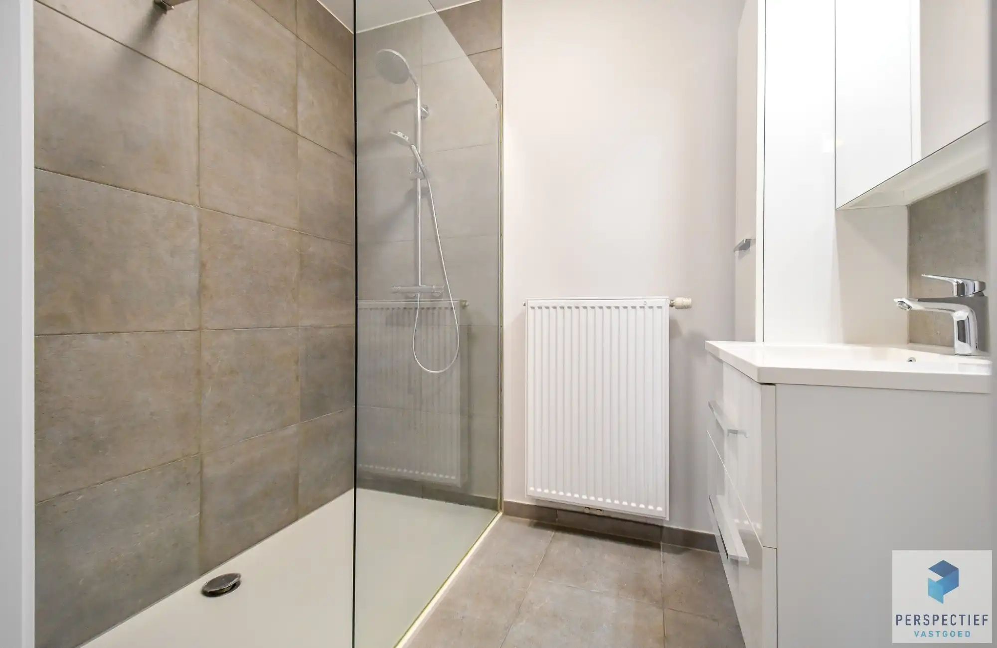 BEZOEKMOMENT WOENSDAG 15/07 VAN 16.30U TOT 17.30U | Ruim gelijkvloers appartement met 2 slaapkamers, voor- én achtertuin met terras & staanplaats foto 11