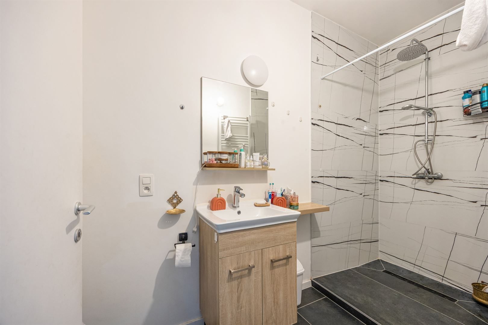 Centraal & slim gerenoveerd appartement met terrasje  foto 14