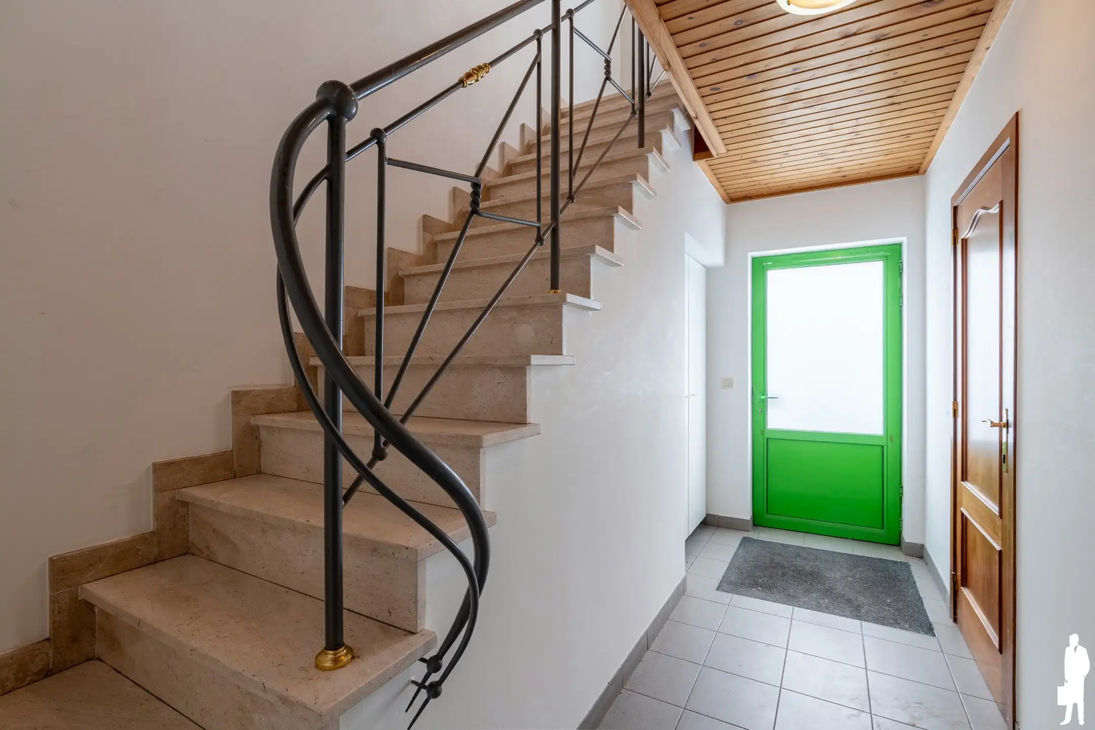 Verhuurd dakappartement met 2 slaapkamers en leuk terras  foto 2