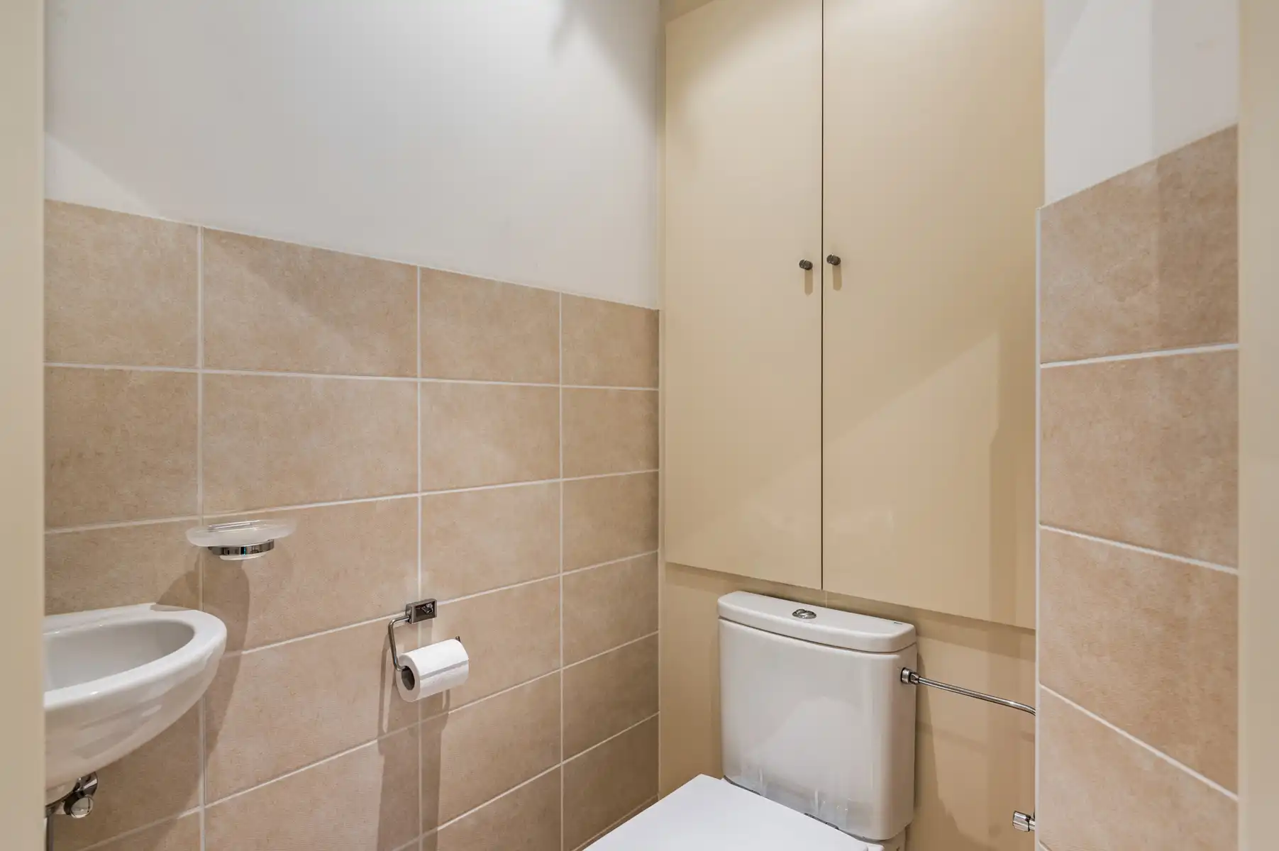 Ruim gelijkvloers appartement vlak buiten centrum Aartselaar foto 13