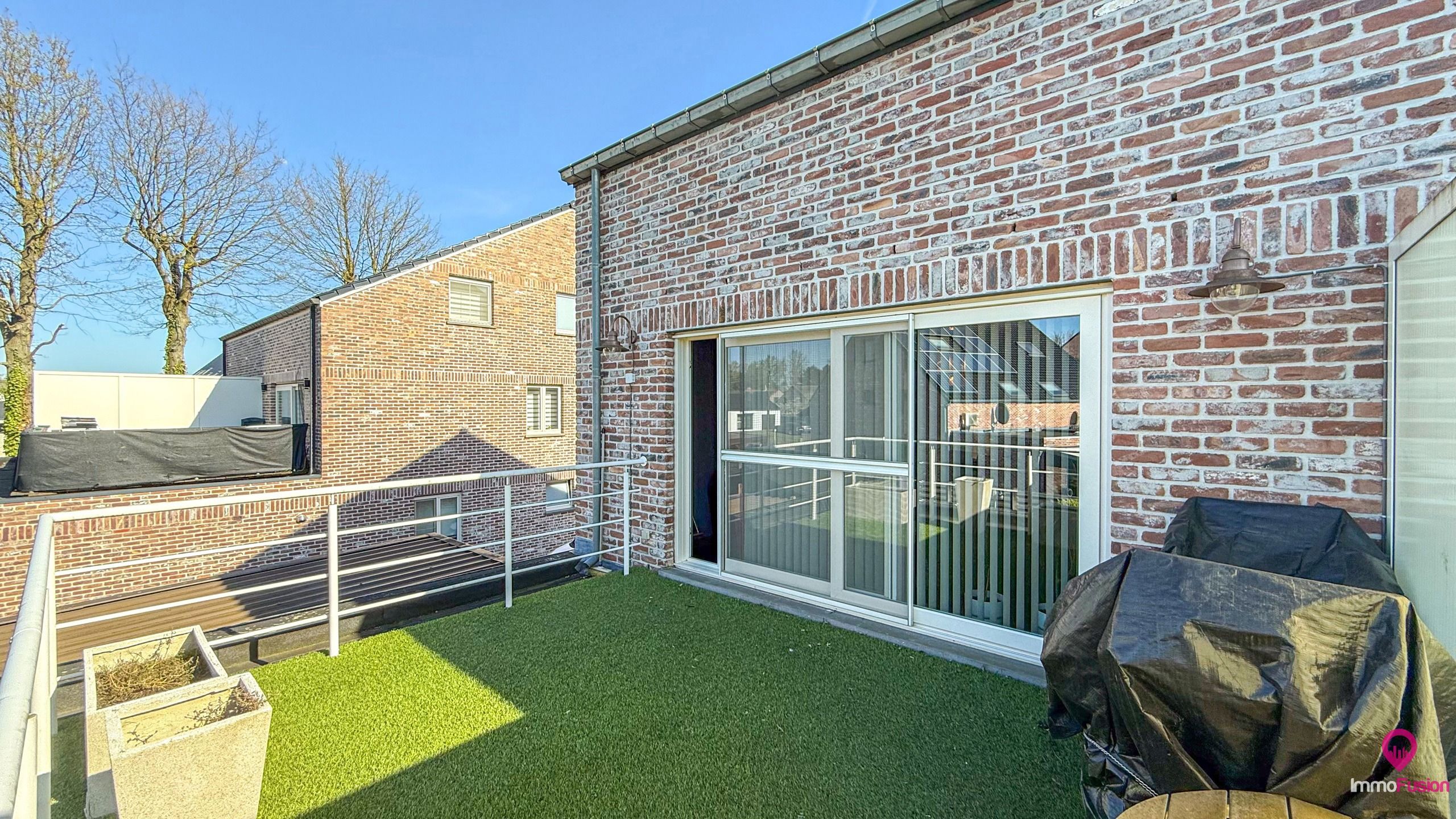 Instapklaar duplex appartement met 3 slaapkamers en terras! foto 16
