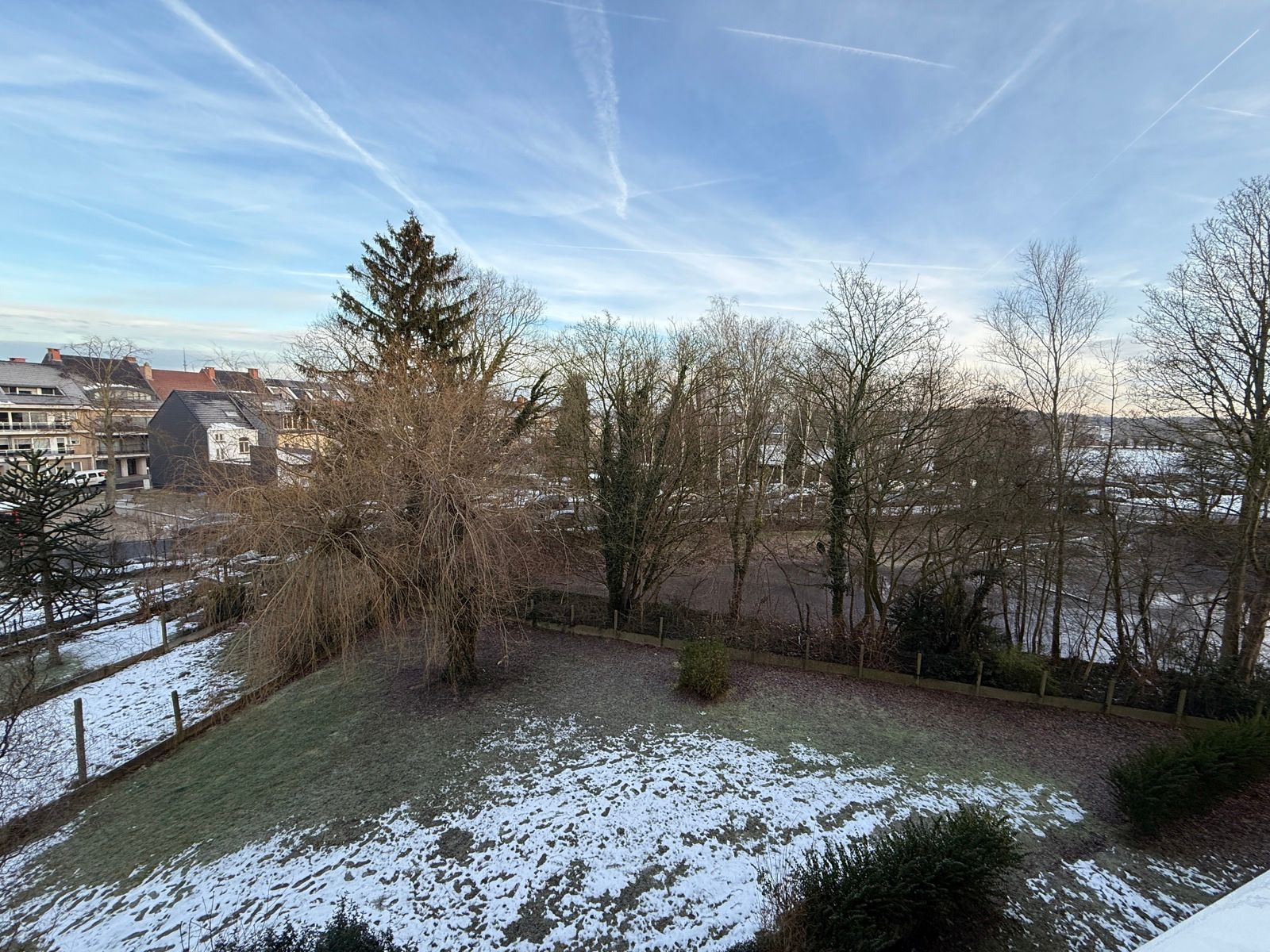 Appartement met 2 slaapkamers, 2 terrassen & kelder te Halle foto 4