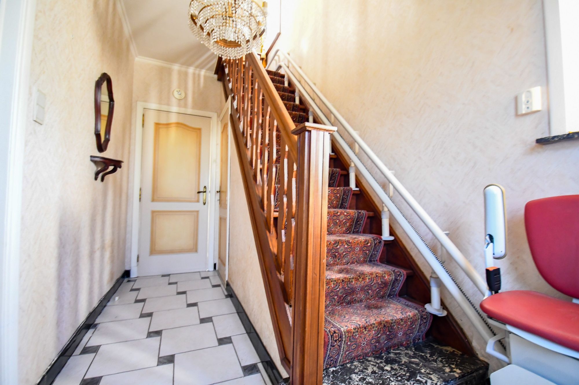 LANDELIJK GELEGEN WONING met LOODS & WEILAND op  3173 m² foto 11