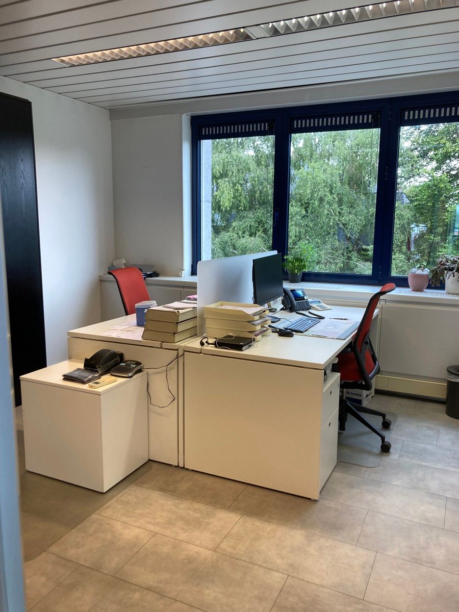 Ruime kantoorruimte te huur op toplocatie tussen Kortrijk centrum en ’t Hoge foto 5