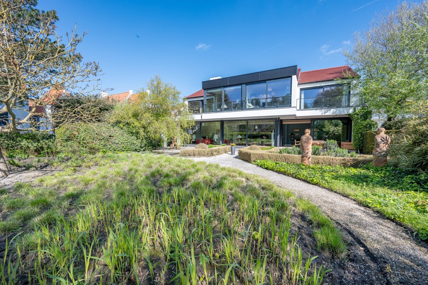 Exceptioneel tuinappartement in hartje Zoute op enkele stappen van de wandeldijk! foto 15