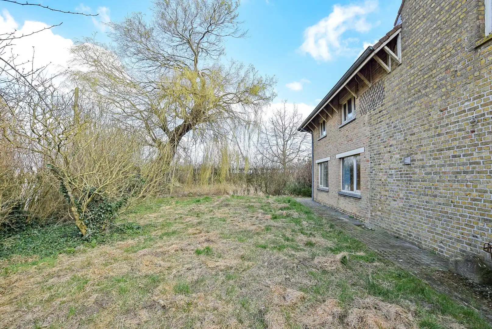 Uniek gelegen landhuis op 4334 m² gelegen te Diksmuide. foto 5