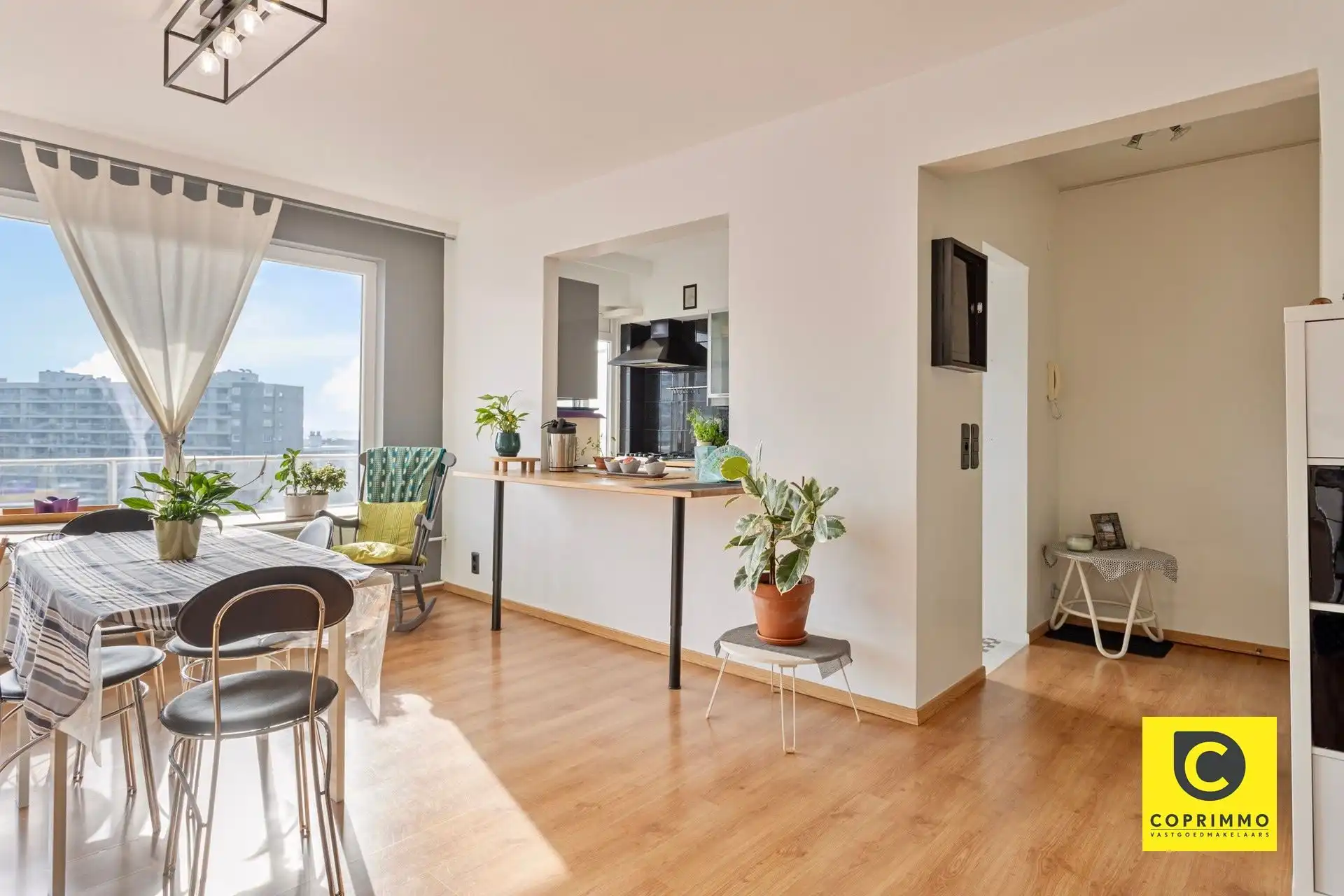 Leuk 1 à 2 slaapkamer appartement met terras! foto {{pictureIndex}}