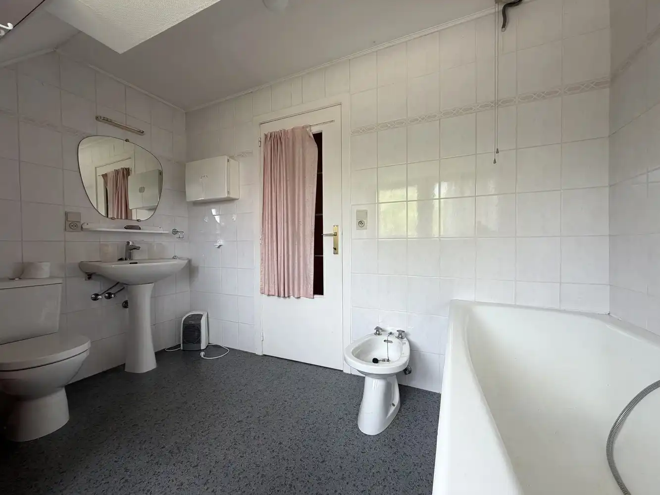 Op te frissen alleenstaande woning met riante tuin foto 20