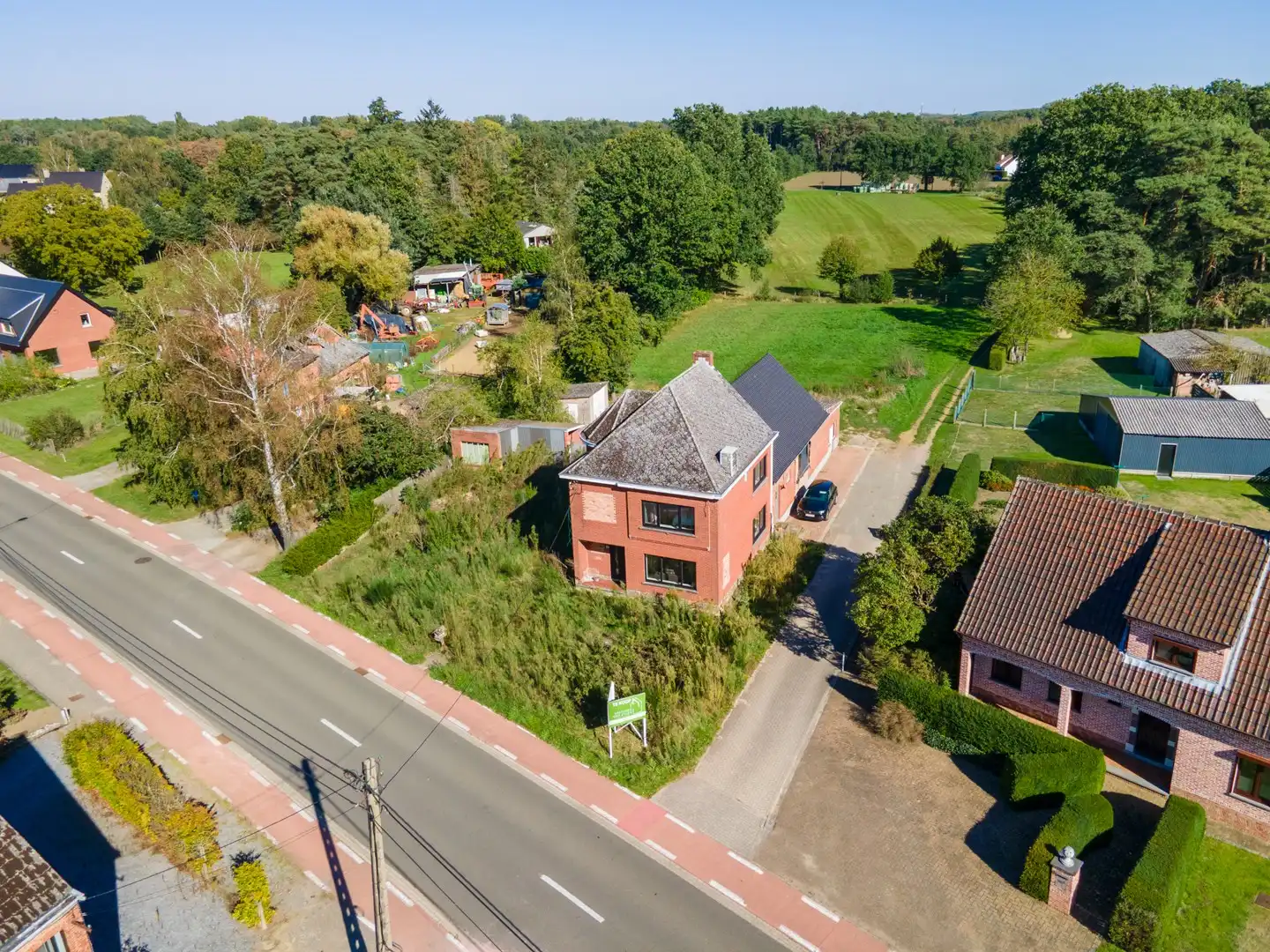 Vrijstaande woning op een ruim perceel van 3.330 m² met prachtig groen uitzicht en tal van mogelijkheden foto 38