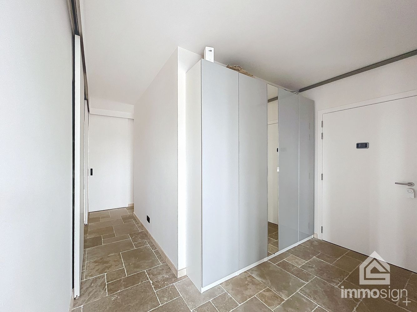 Hoogwaardig afgewerkt penthouse met zeer groot terras te Boekt! foto 3