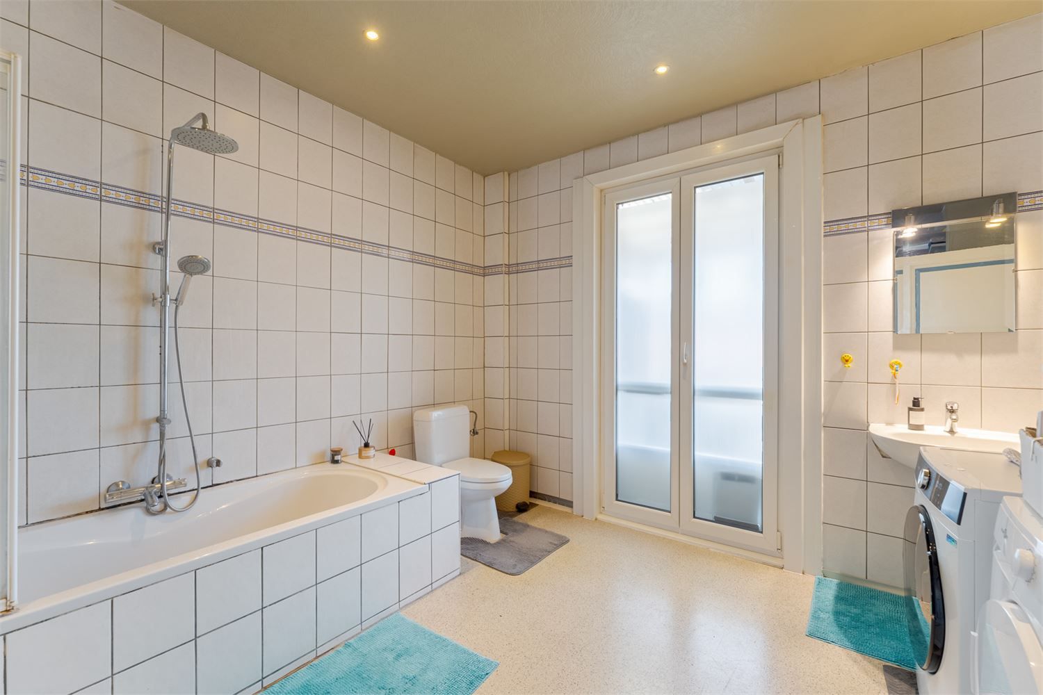 Instapklaar handelspand met woonst op toplocatie – horeca-inboedel inbegrepen! foto 23