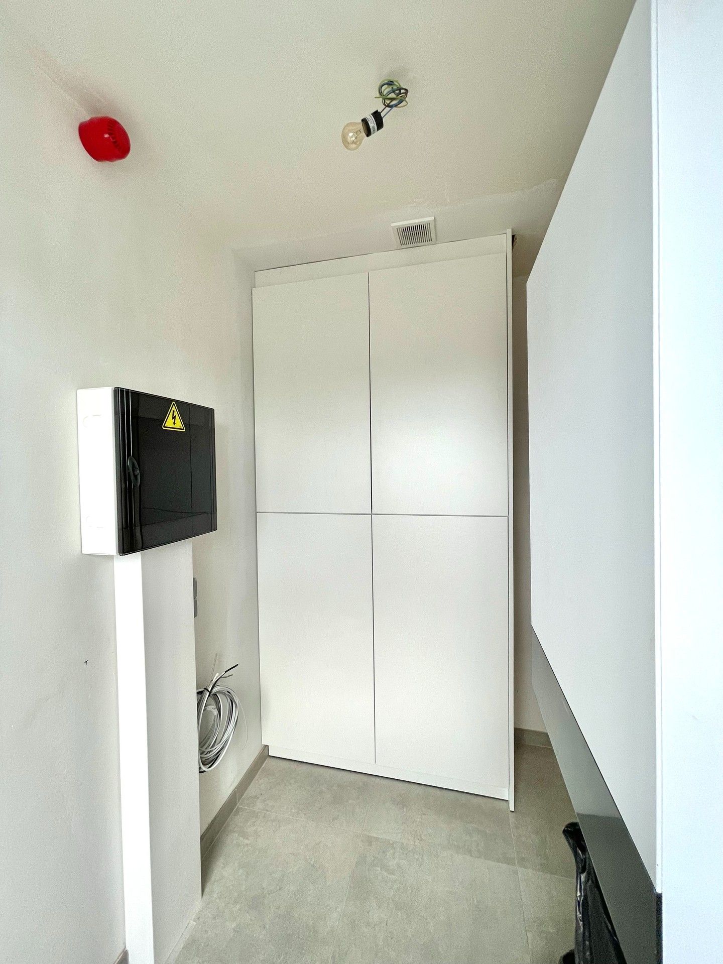 RECENT EN LICHTRIJK APPARTEMENT MET 2 KAMERS EN PARKING foto 11