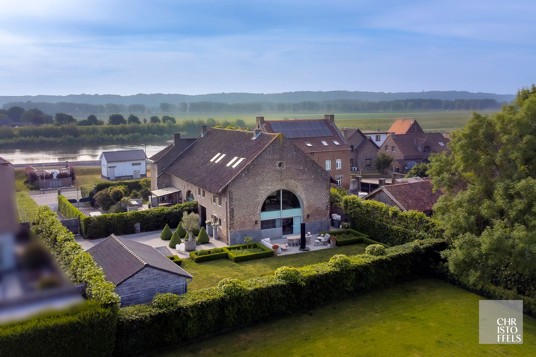 Tijdloze elegantie achter een authentieke gevel – volledig gerenoveerde woning van 303m² foto 30