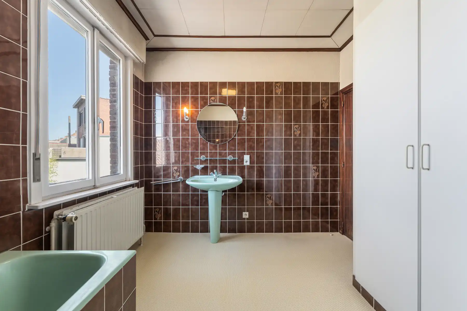 Ruime rijwoning in het stadscentrum foto 21