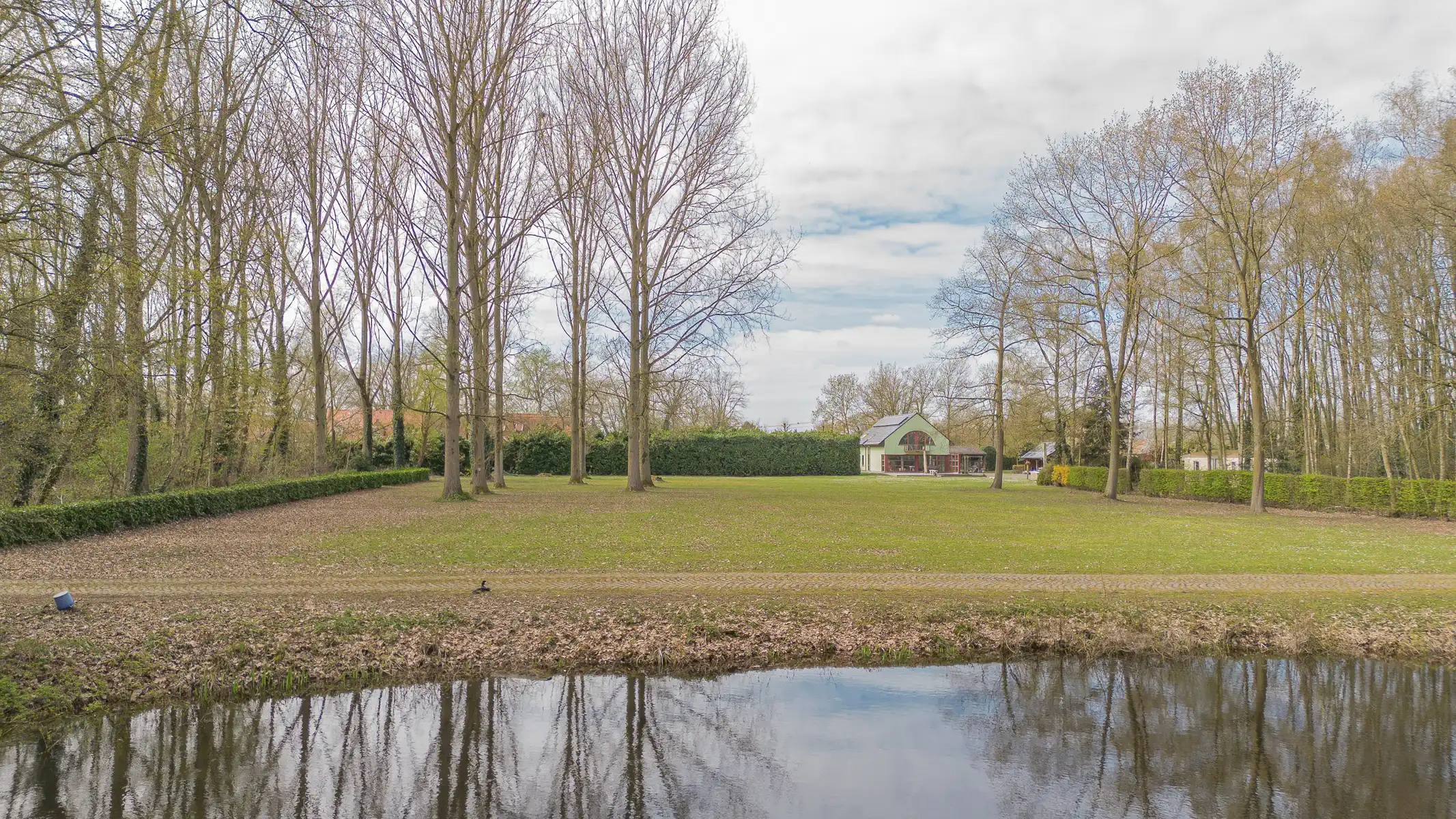 Woning op unieke ligging van 5 hectare foto 4