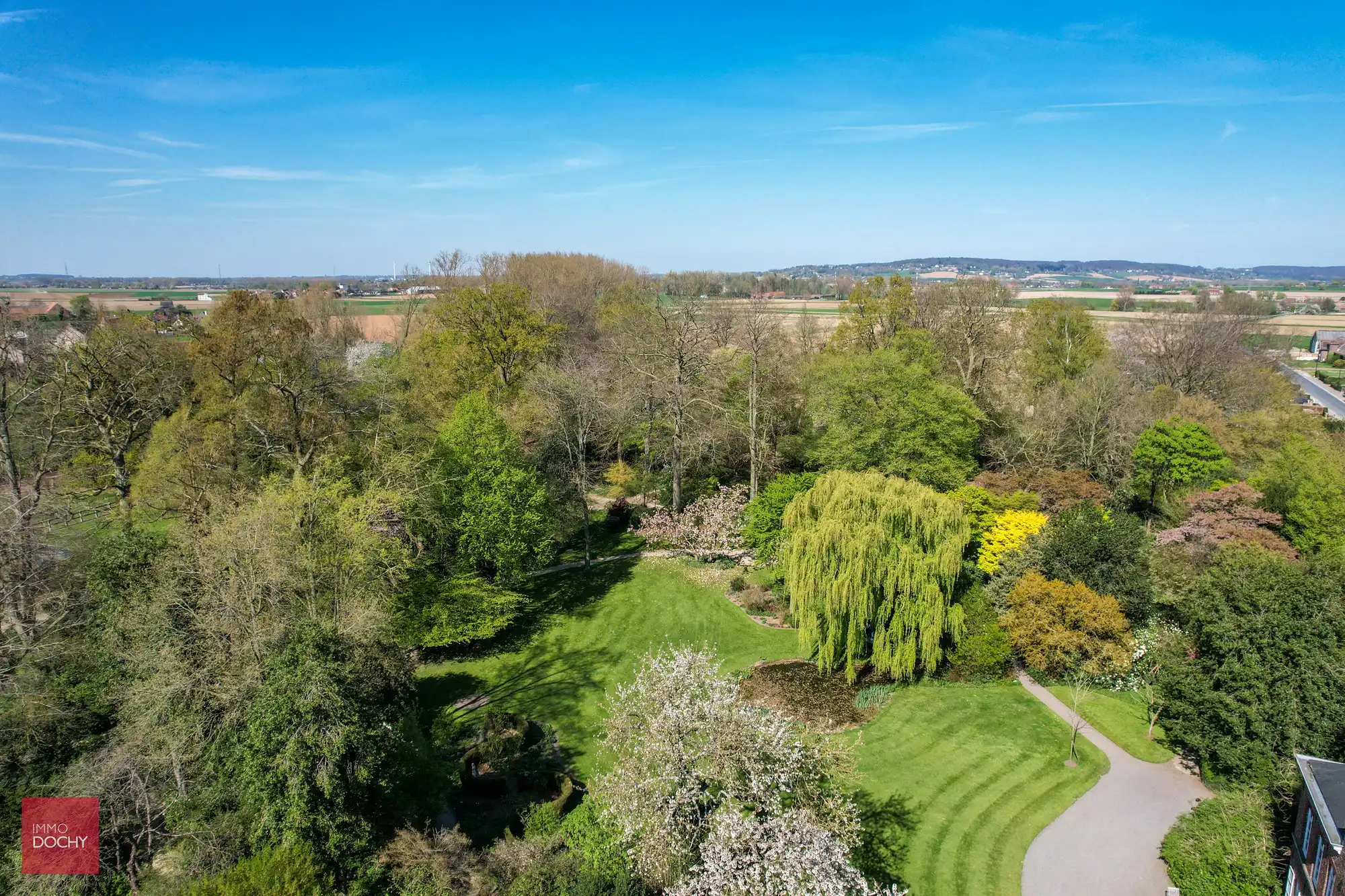 Zeer goed onderhouden manoir met een  unieke parktuin foto 5