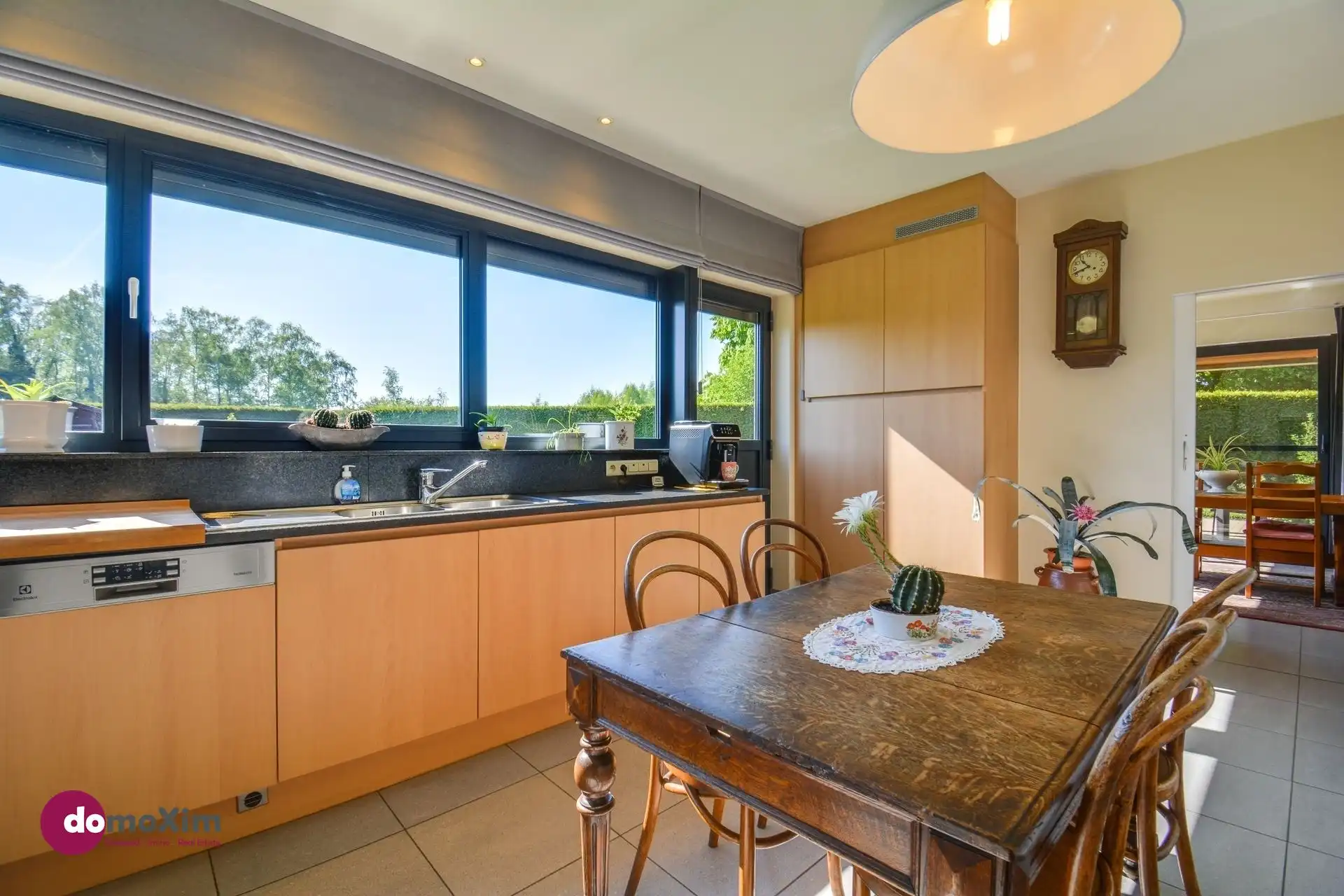 Mooie instapklare woning met 4 slaapkamers in Hever foto 12