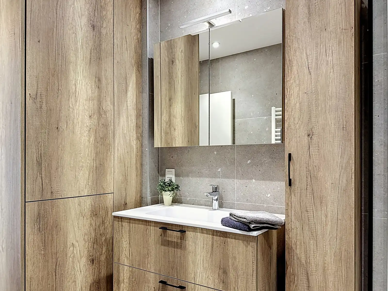 GERENOVEERD APPARTEMENT – NIEUWBOUWCOMFORT OP TOPLOCATIE  foto 23