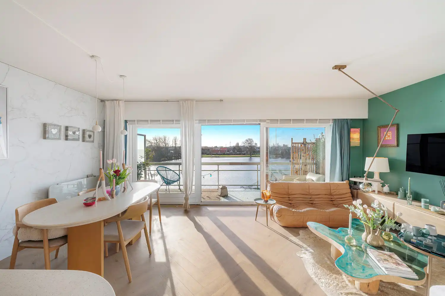 Instapklaar vernieuwd appartement met zuidgericht terras en open zicht foto 4