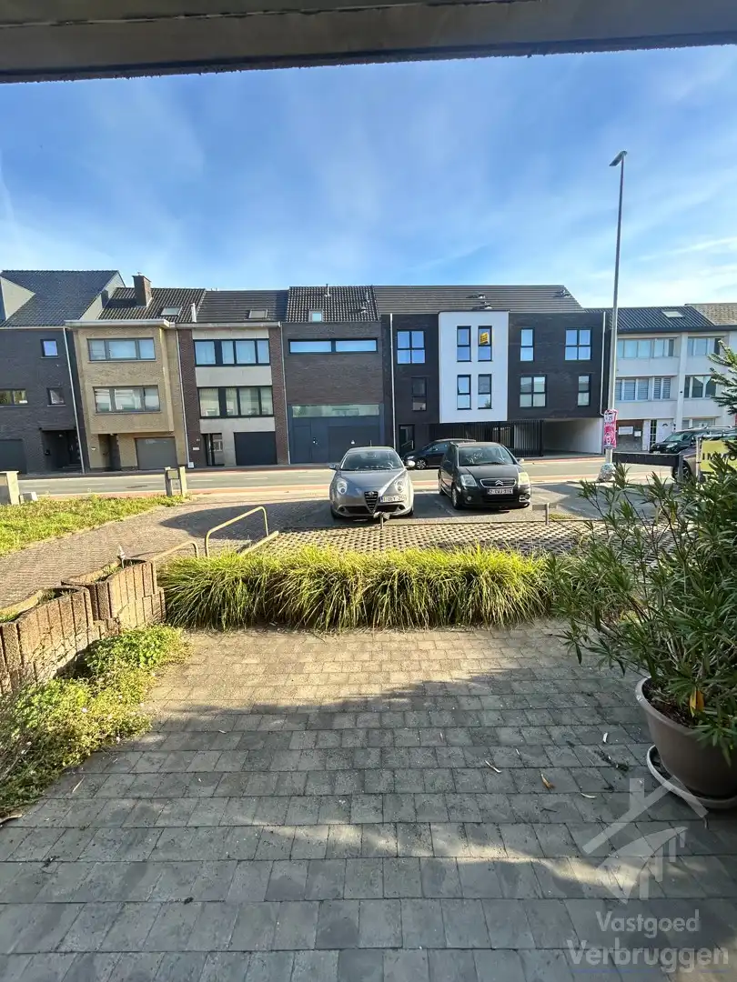 Stijlvol appartement met 2 slaapkamers en parkeerplaats - Te huur in Aalst foto 11
