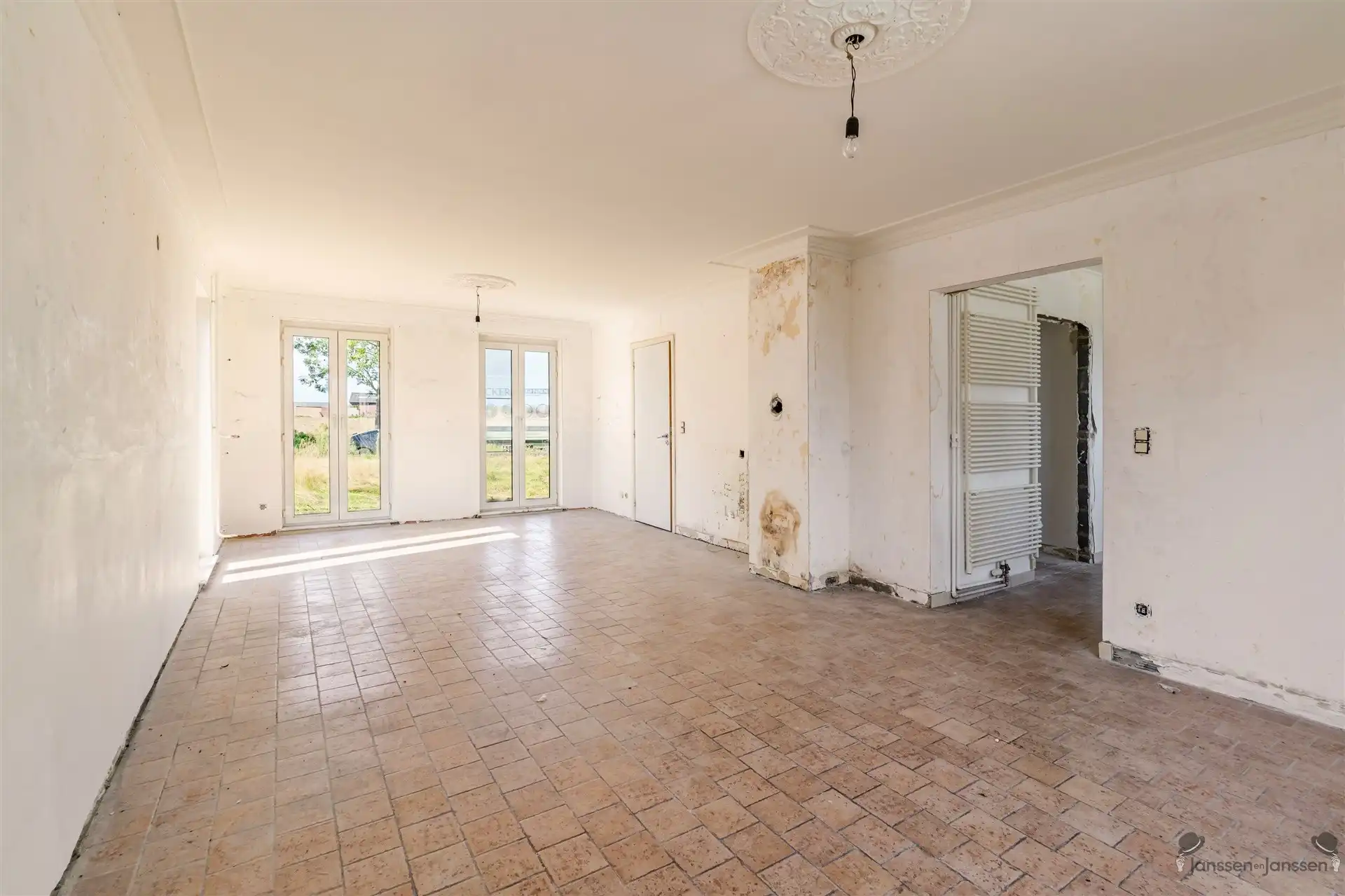 Karaktervolle woning met dubbele garage foto 4
