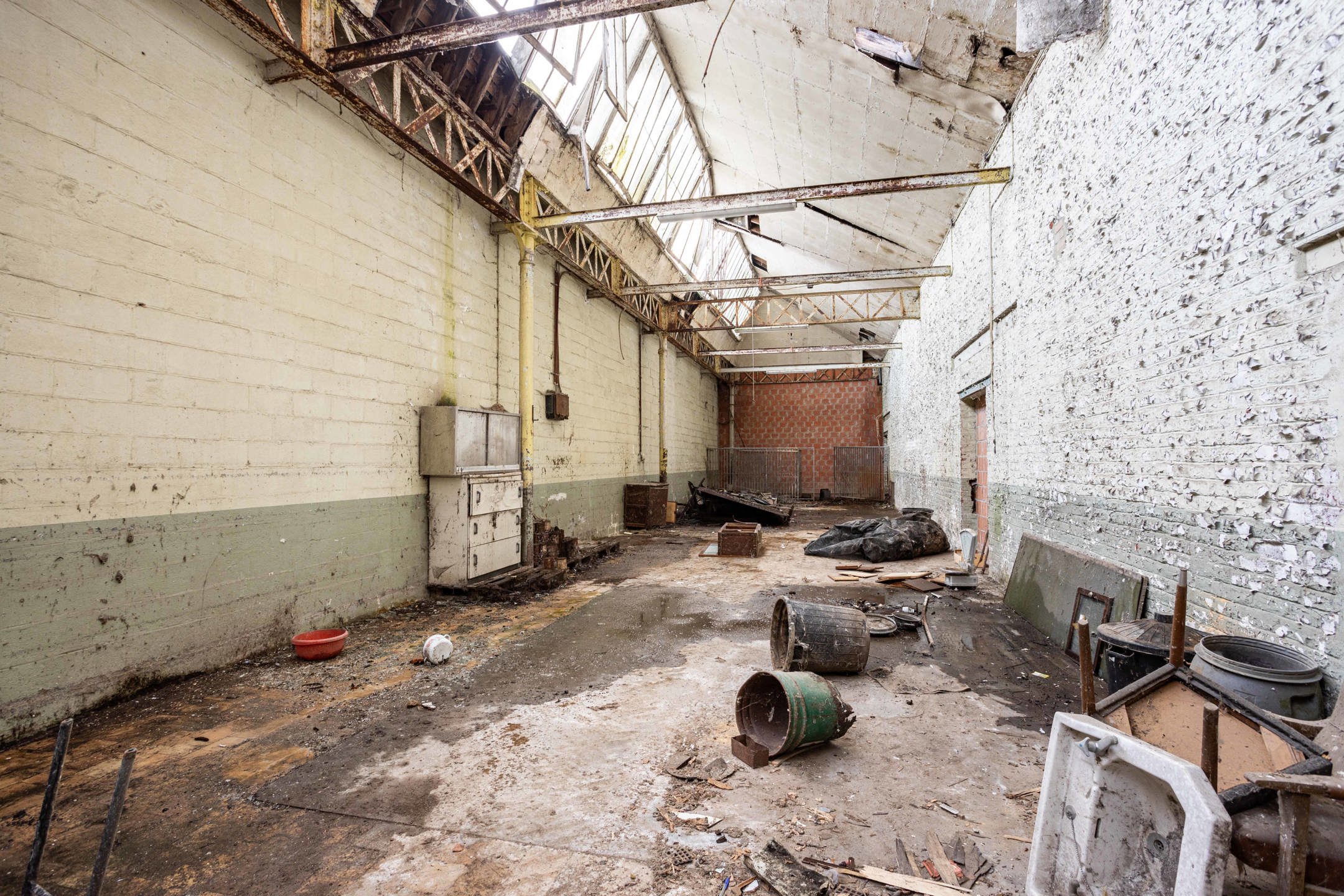 Te renoveren industrieel pand met veel potentieel & ruimte! foto 18