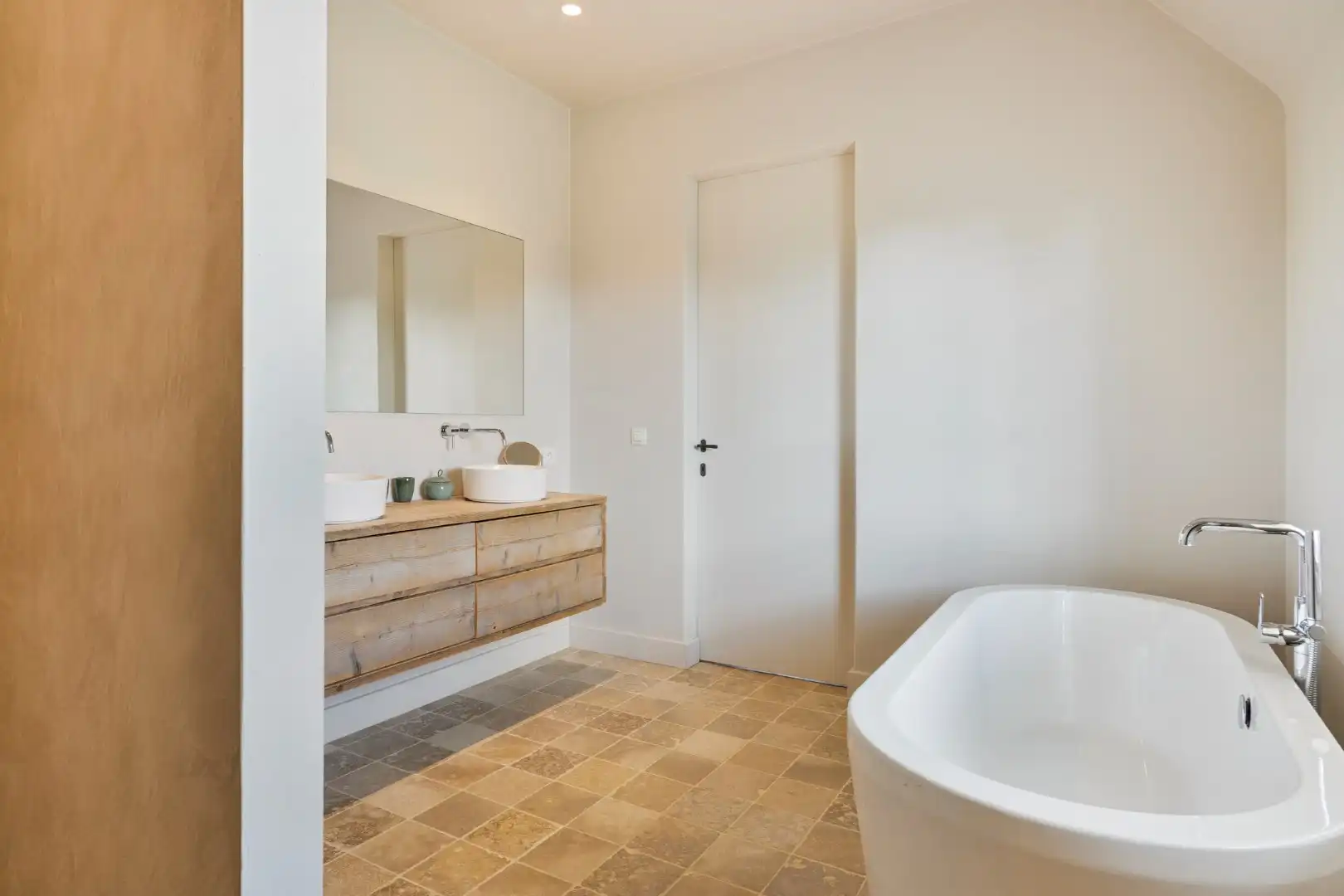 Prachtig afgewerkte villa met 4 slpks en 2 badkamers , landelijk gelegen op 1.080 m² ! foto 28
