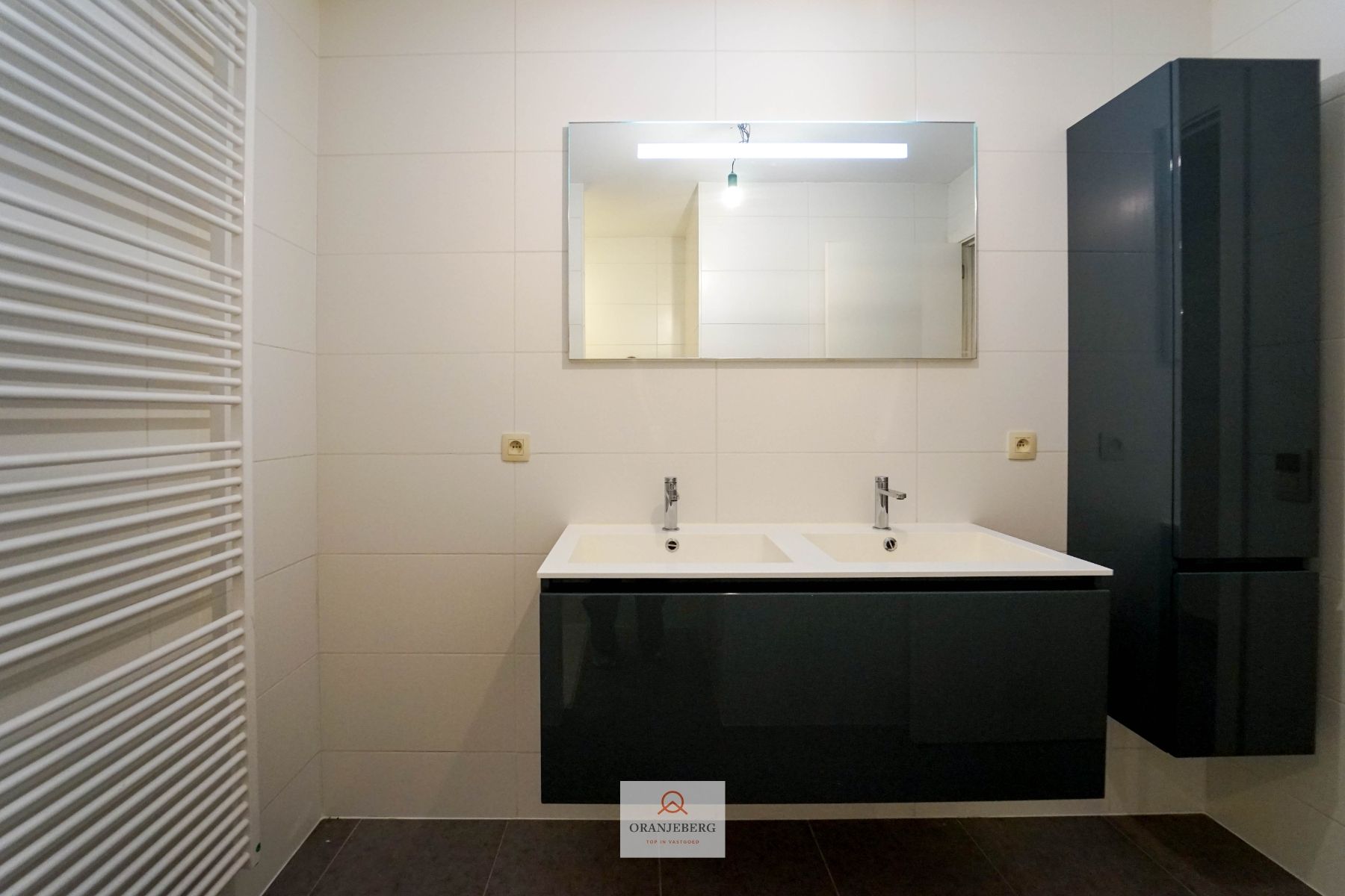 2 slaapkamerappartement met terras en 2 autostaanplaatsen foto 22