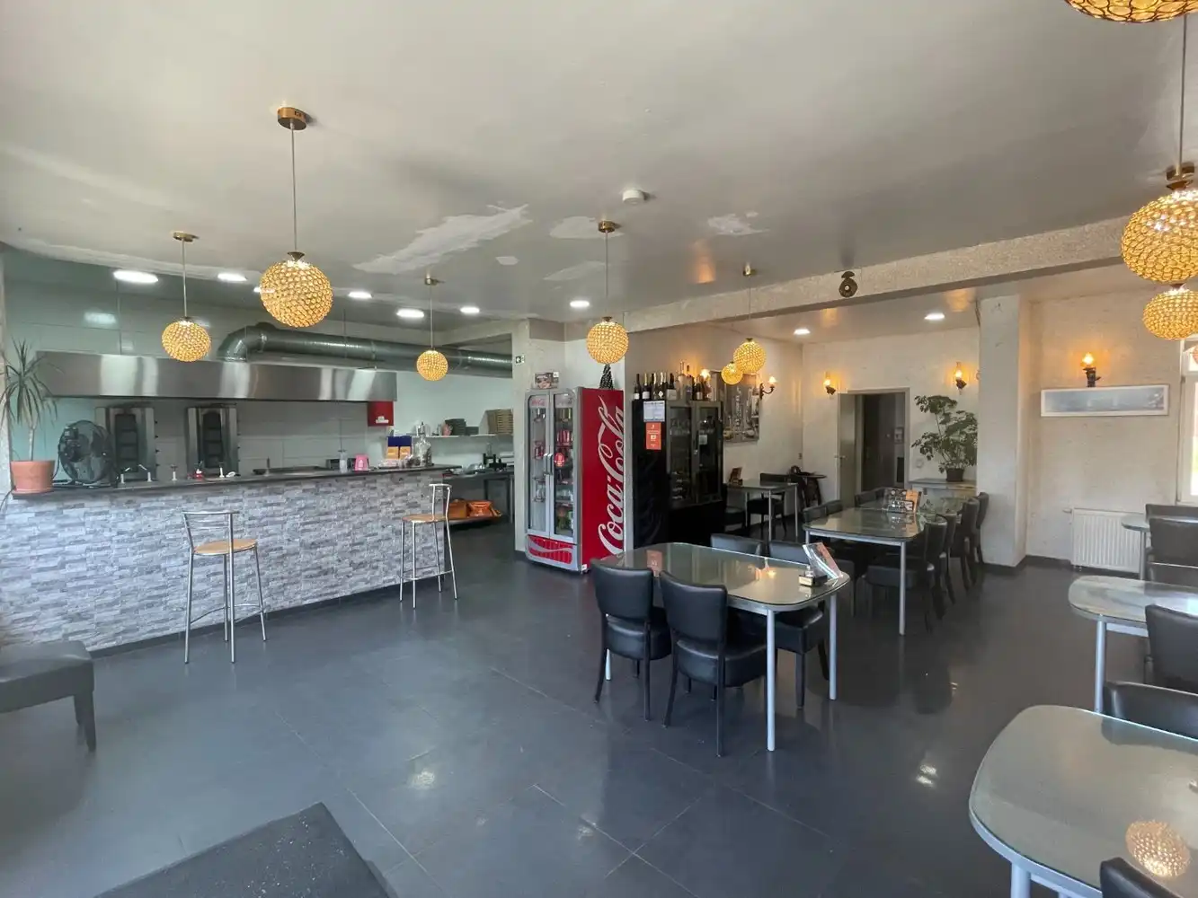 Handelspand met ruim duplexappartement op zichtbare locatie in Herent foto {{pictureIndex}}