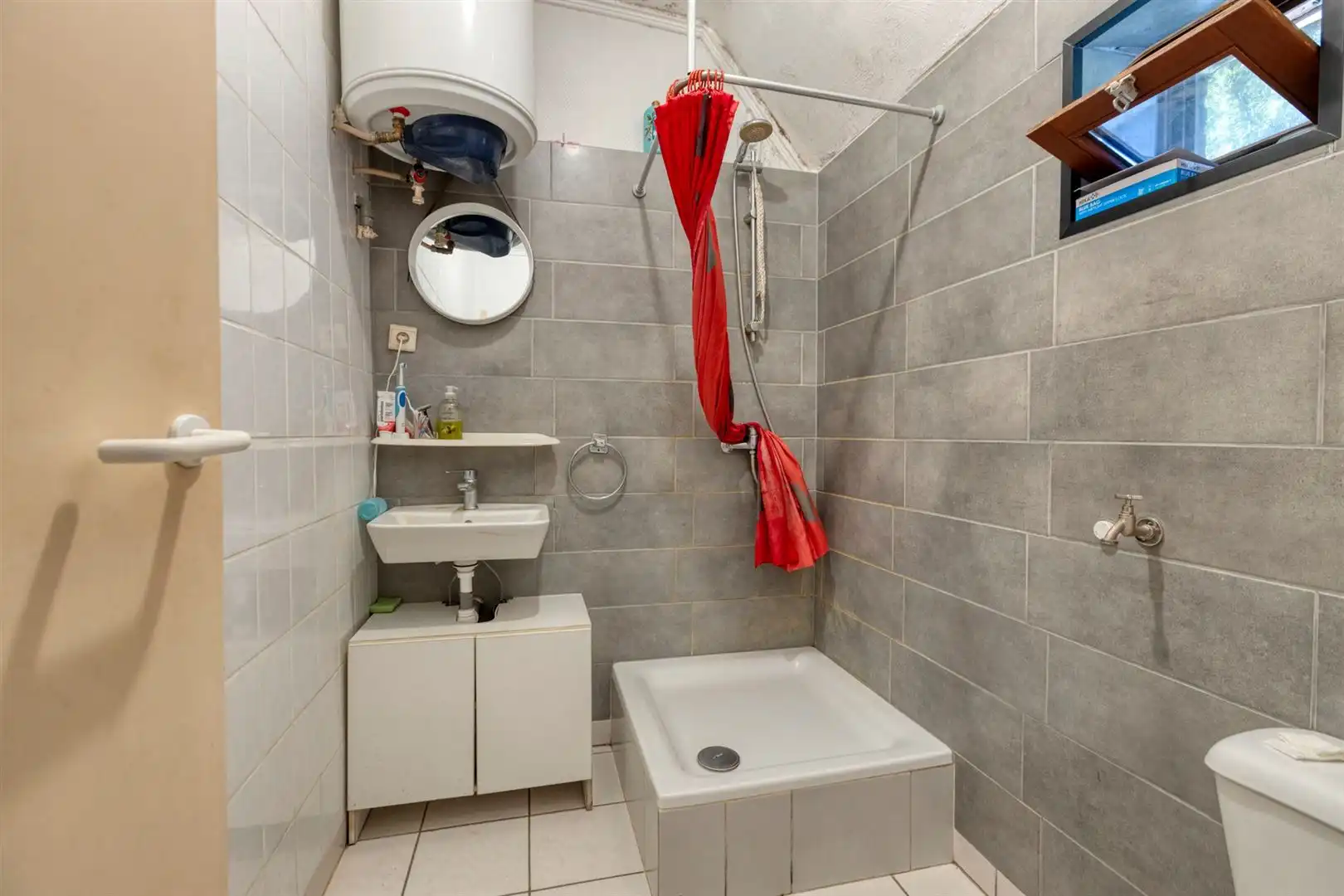 TE KOOP: Uniek woon- en investeringspand met ruime woning en 6 verhuurde studio’s te Heusden-Zolder! foto 49