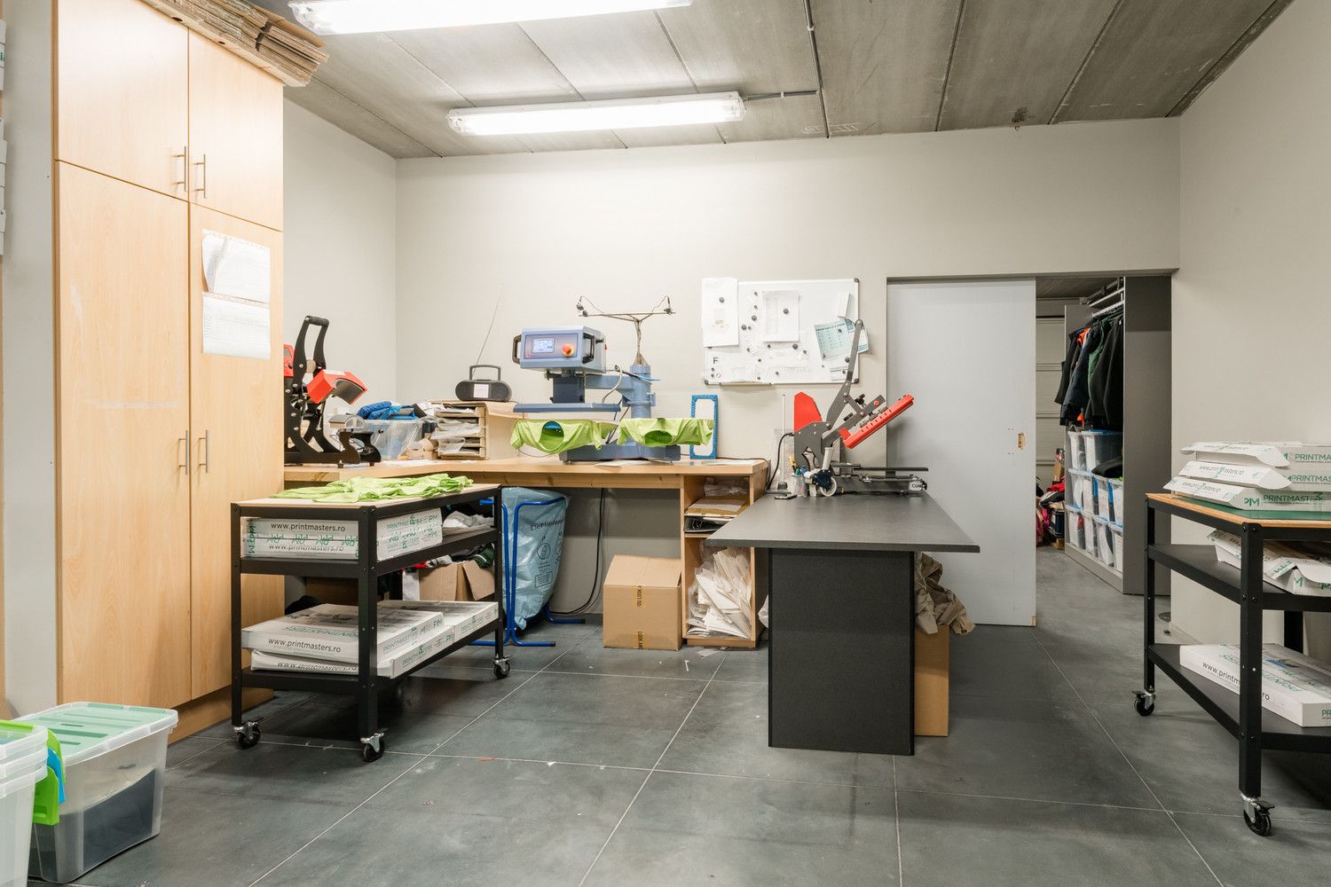 COMMERCIEEL GEBOUW foto 28