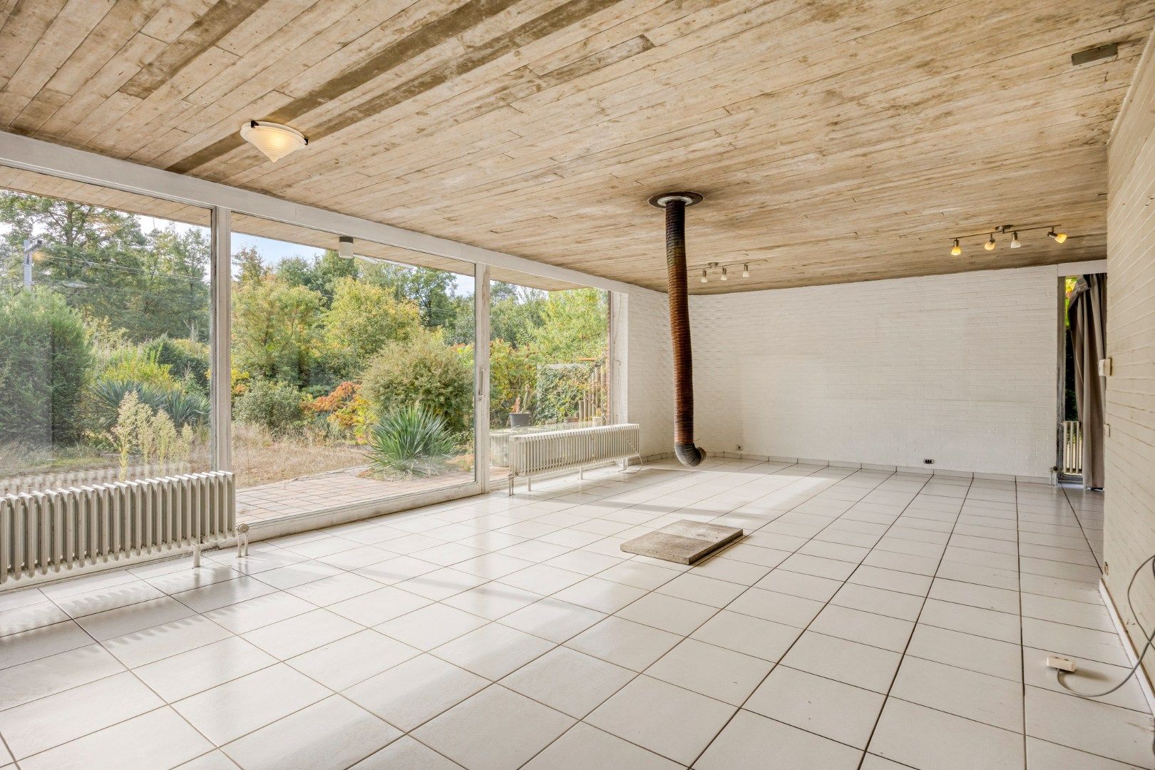 Gunstig gelegen te renoveren woning op mooi perceel van 16a07ca ! foto 7