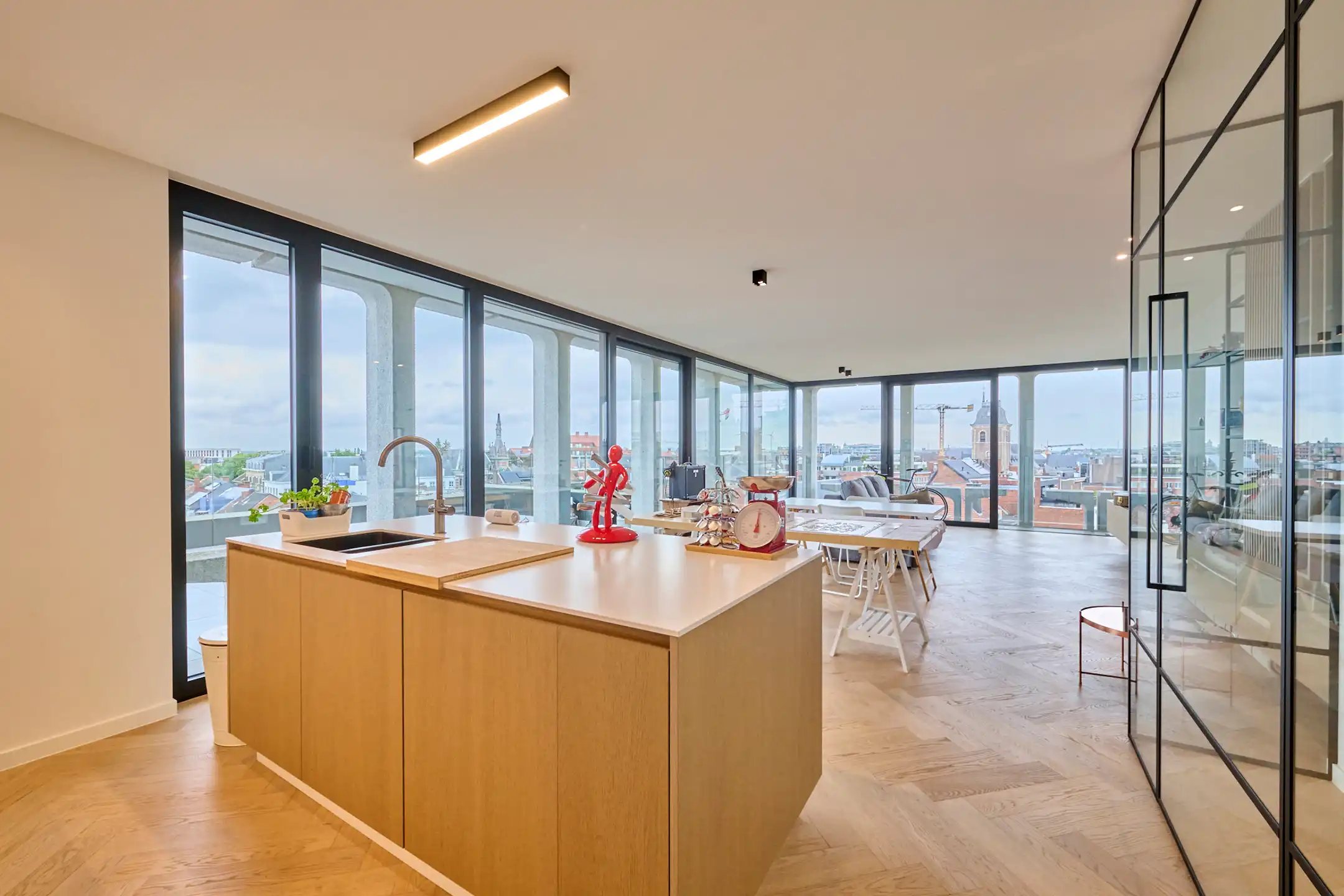 UNIEK APPARTEMENT MET RIANT TERRAS + WIJDS STADSZICHT  foto 2