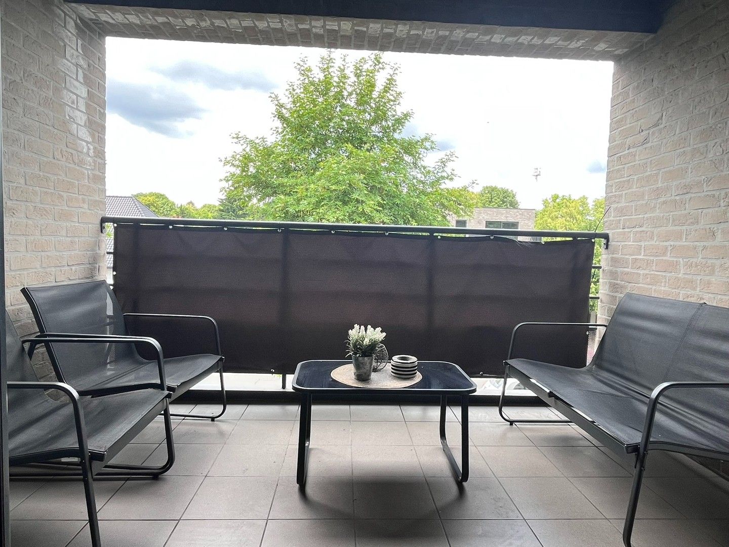 Appartement met 2 slaapkamers, terras en 2 private parkings in de ondergrondse parkeergarage foto 8