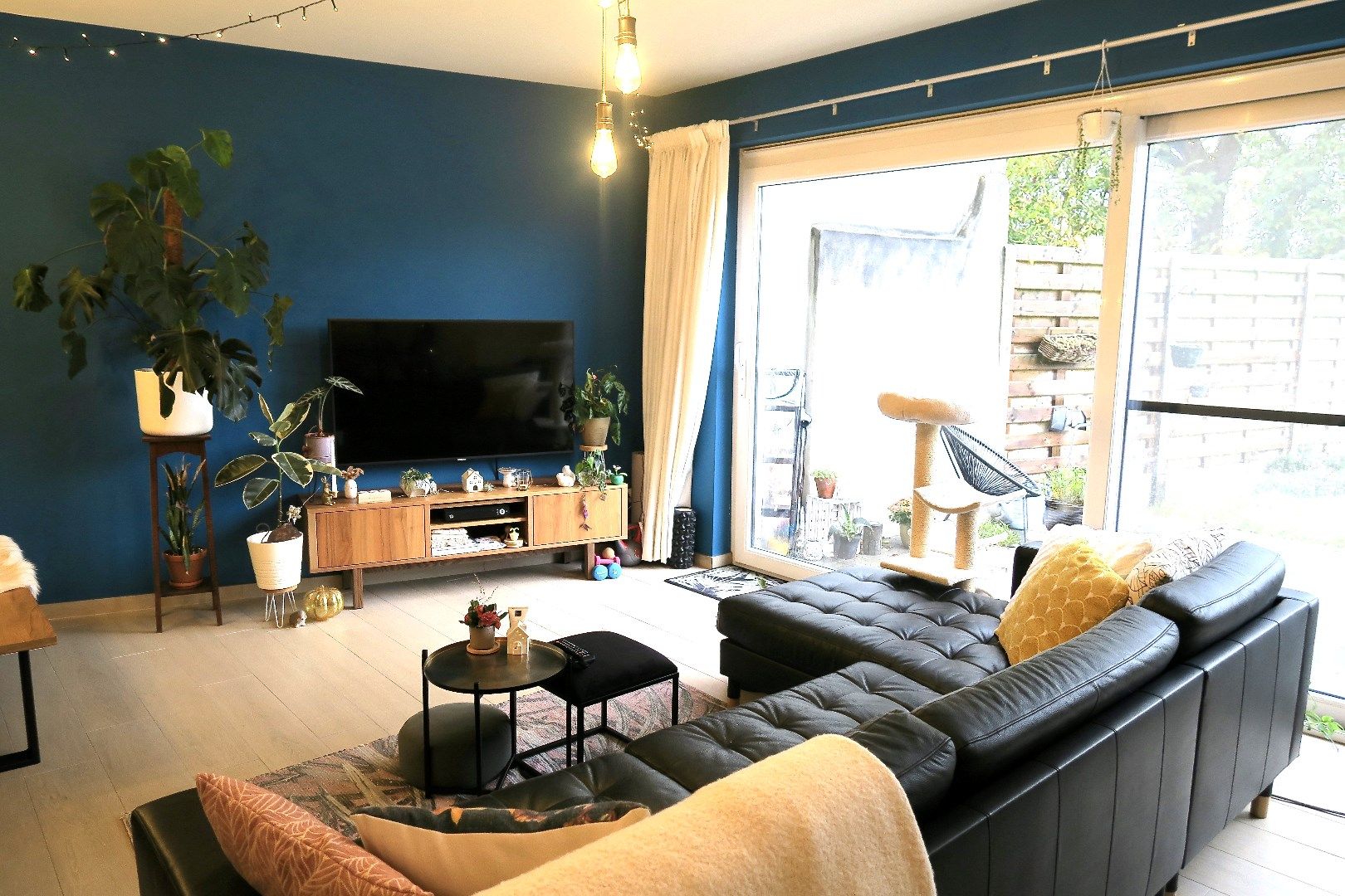 Bijna-nieuwbouw gelijkvloers appartement met tuin. foto 3