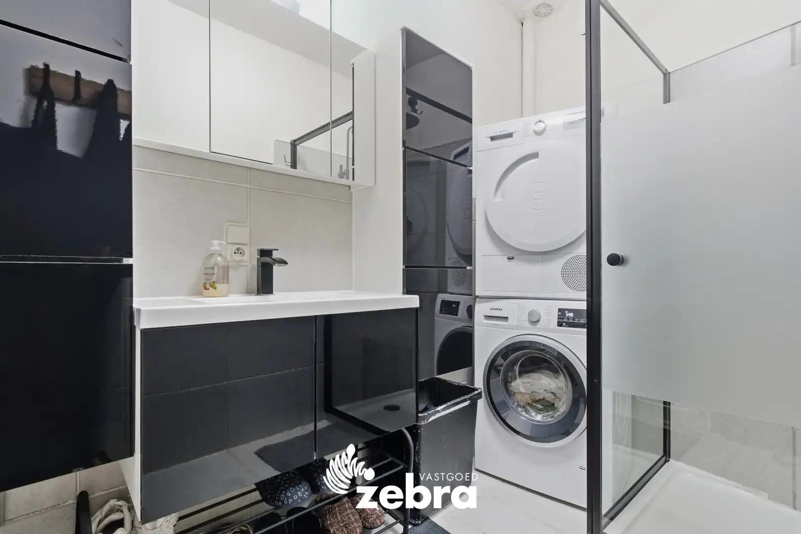 Gerenoveerd appartement met 2 slaapkamers in centrum Tielt! foto 11