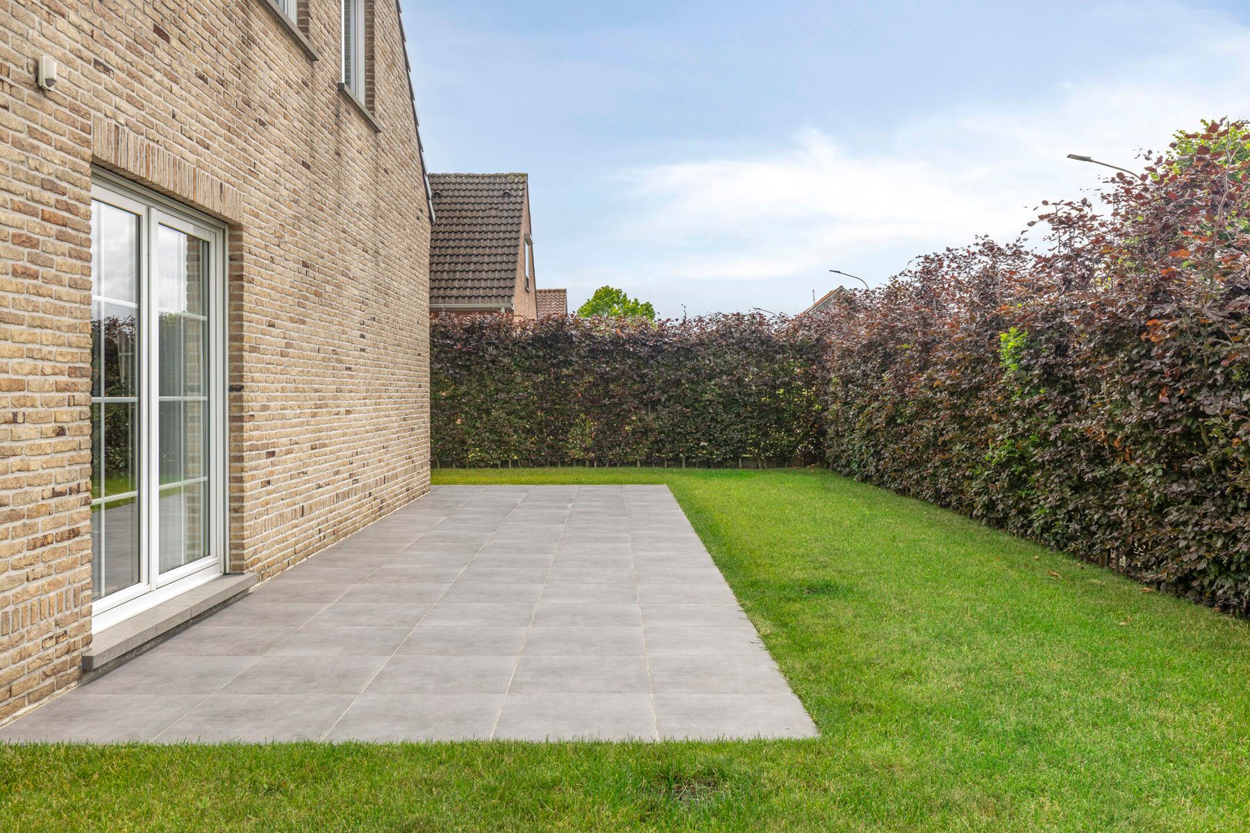 Perfect onderhouden villa met 4 slaapkamers, garage en tuin foto 25
