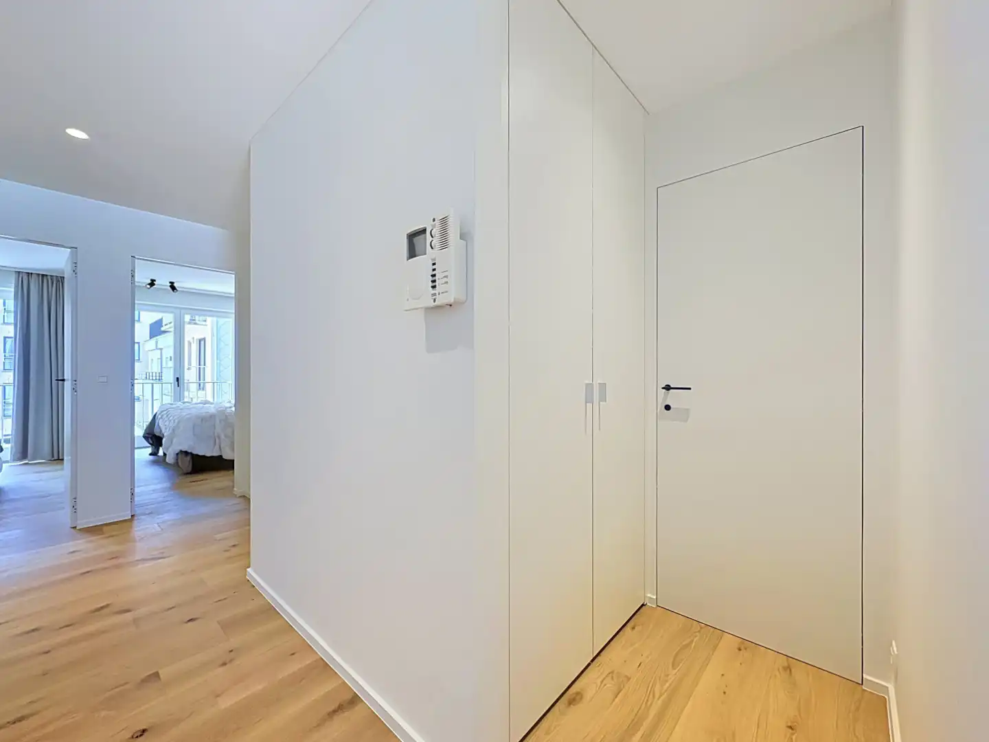 Gerenoveerd appartement op de zeedijk van Koksijde. foto 7