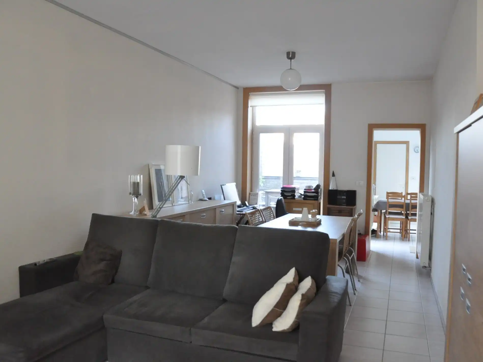 Verzorgde rijwoning met 3 slaapkamers, tuin en garage foto 2