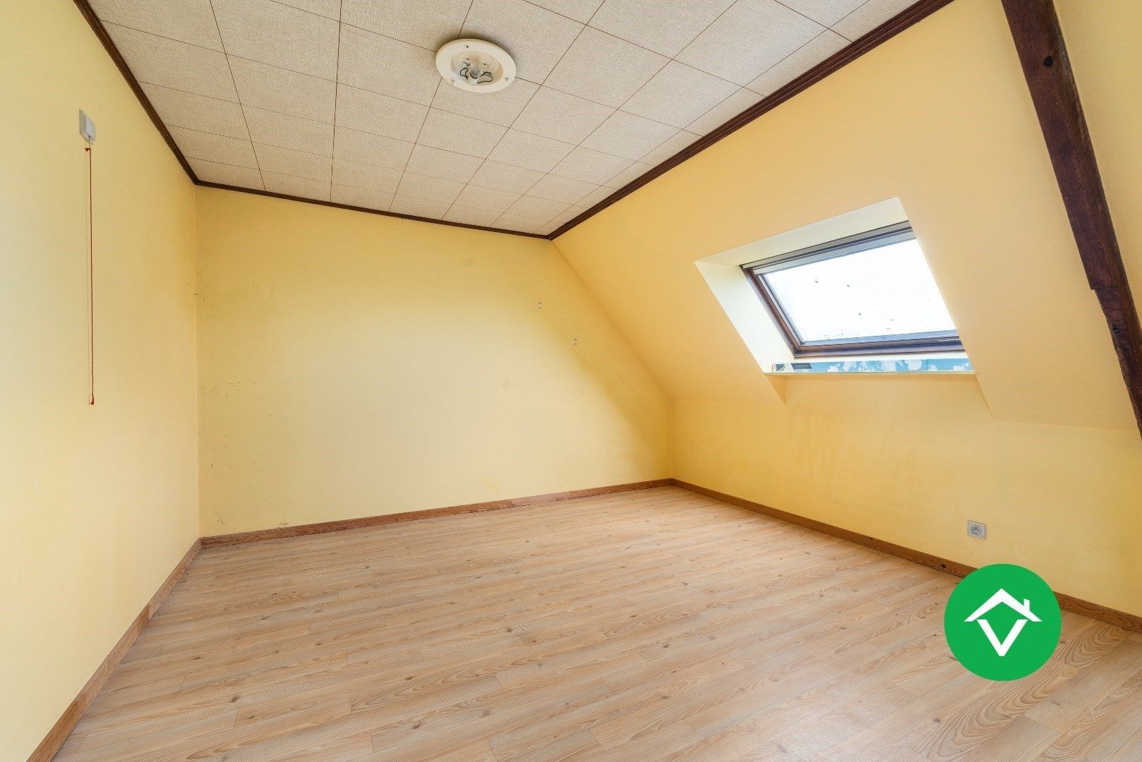 Woning met appartement te koop in het centrum van Eernegem foto 19